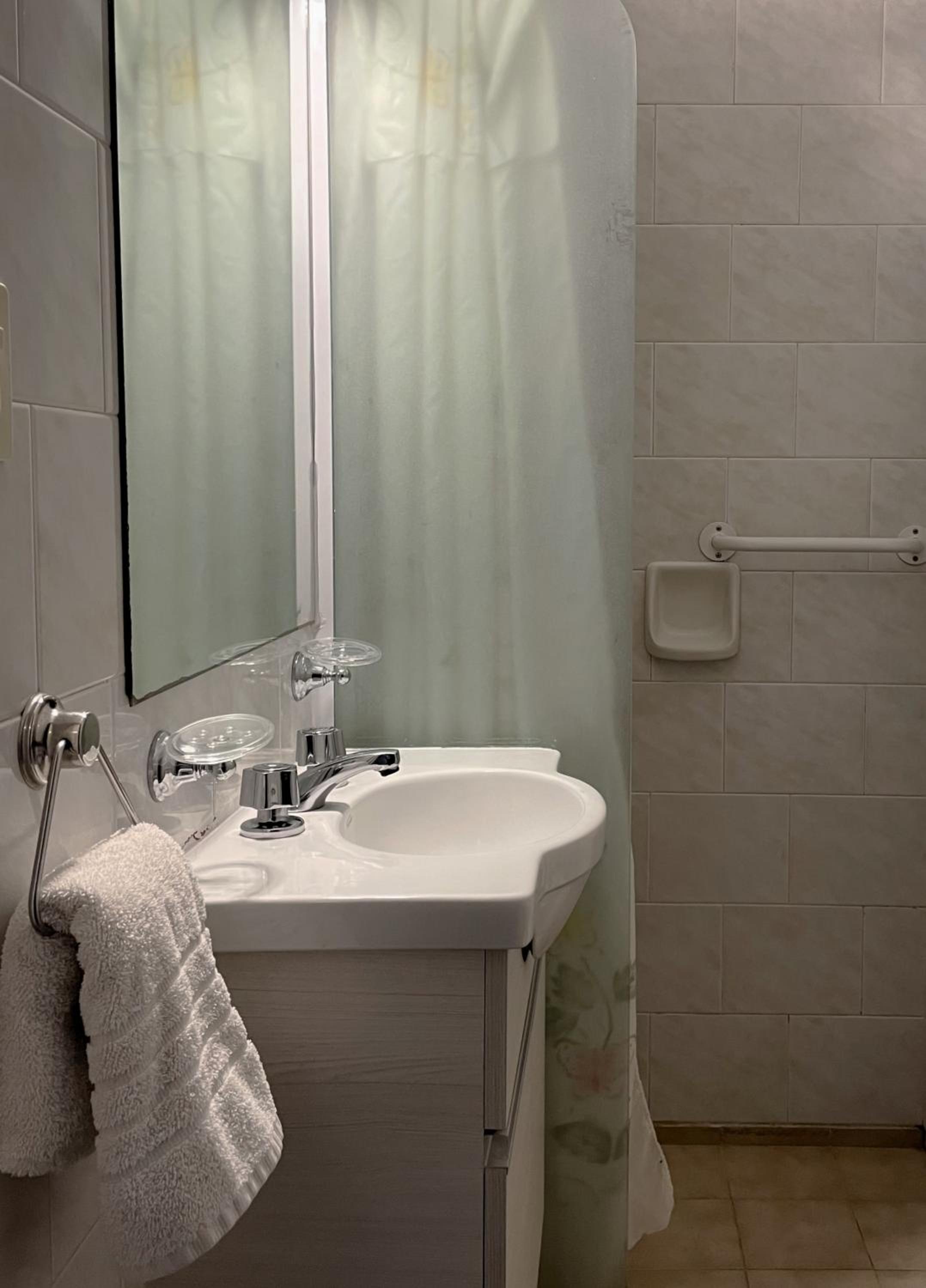 Standard King Room photo 2