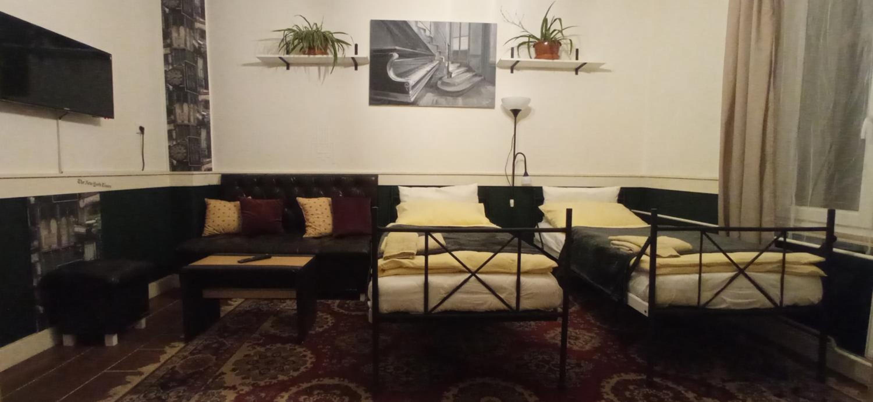 One-Bedroom Apartment photo 1