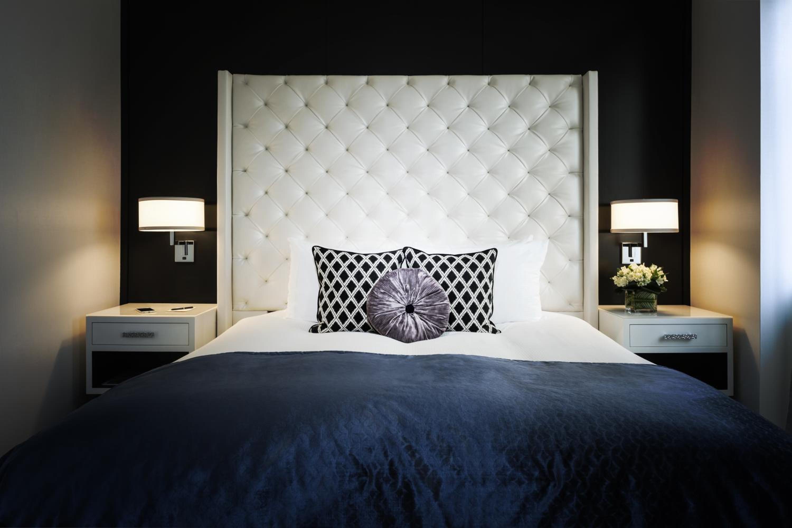 Prestige One Bedroom Suite with King Bed - Photo 2