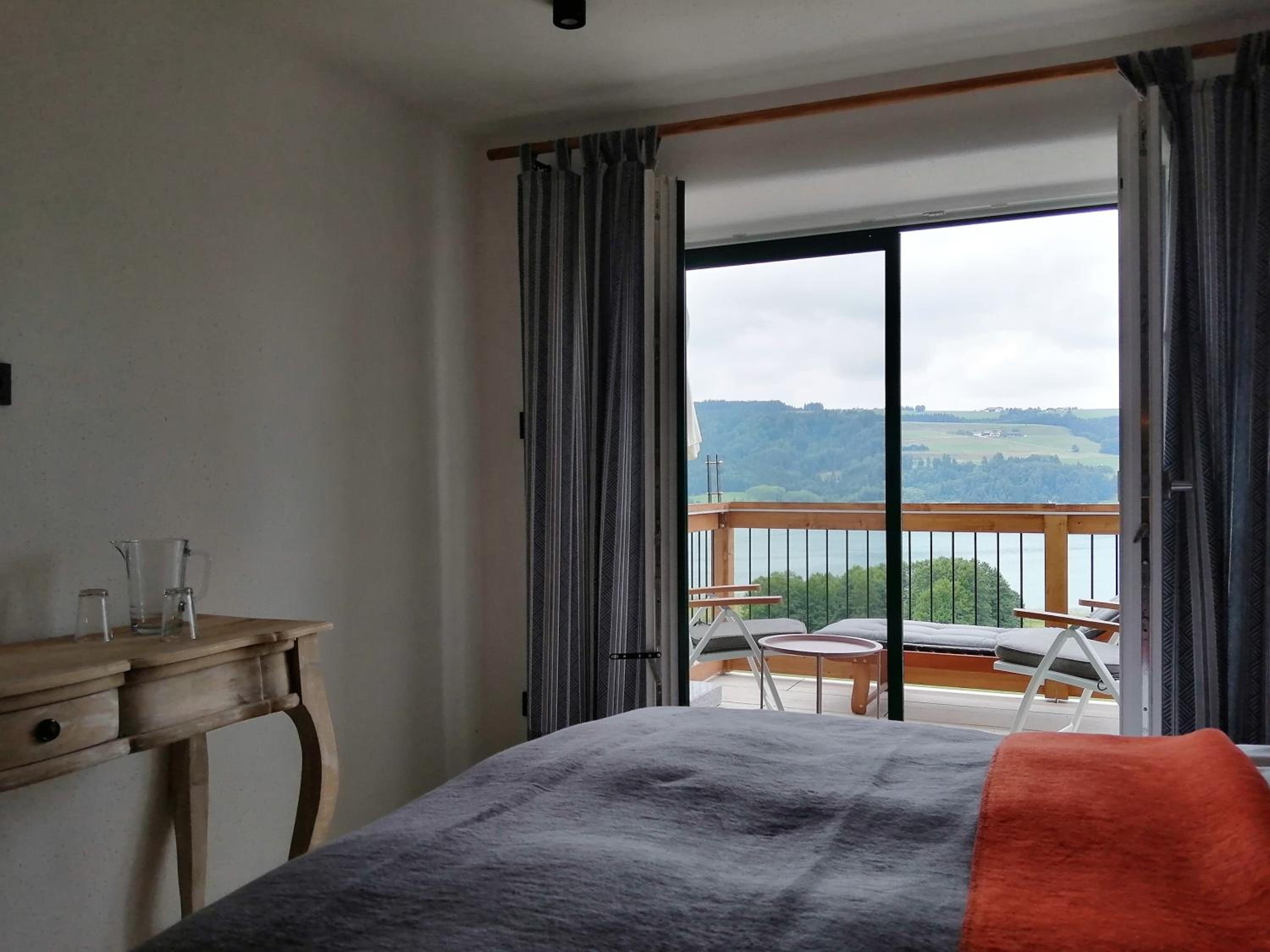 Apartment with Lake View photo 3