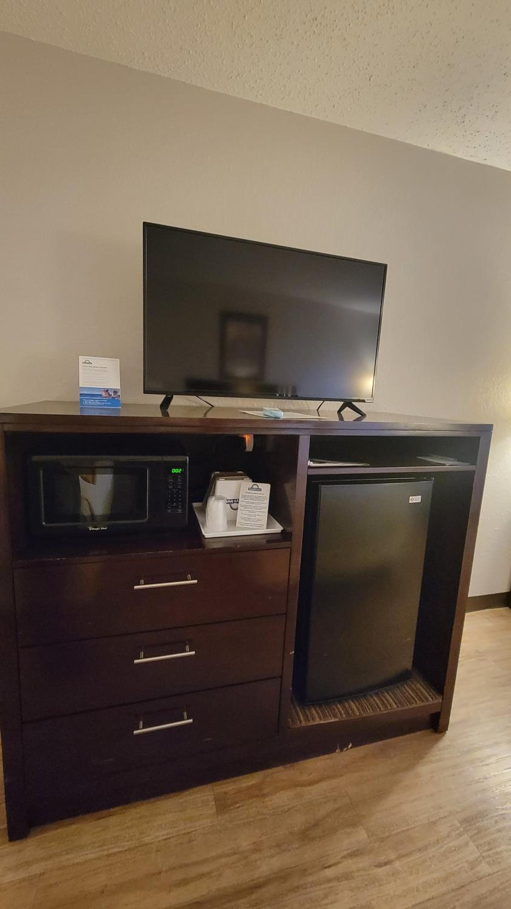 King Room - Non-Smoking - Photo 2