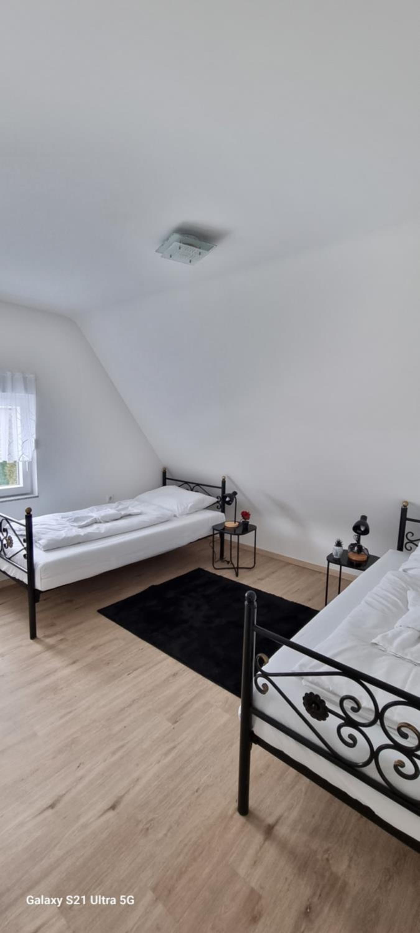 Five-Bedroom House photo 1