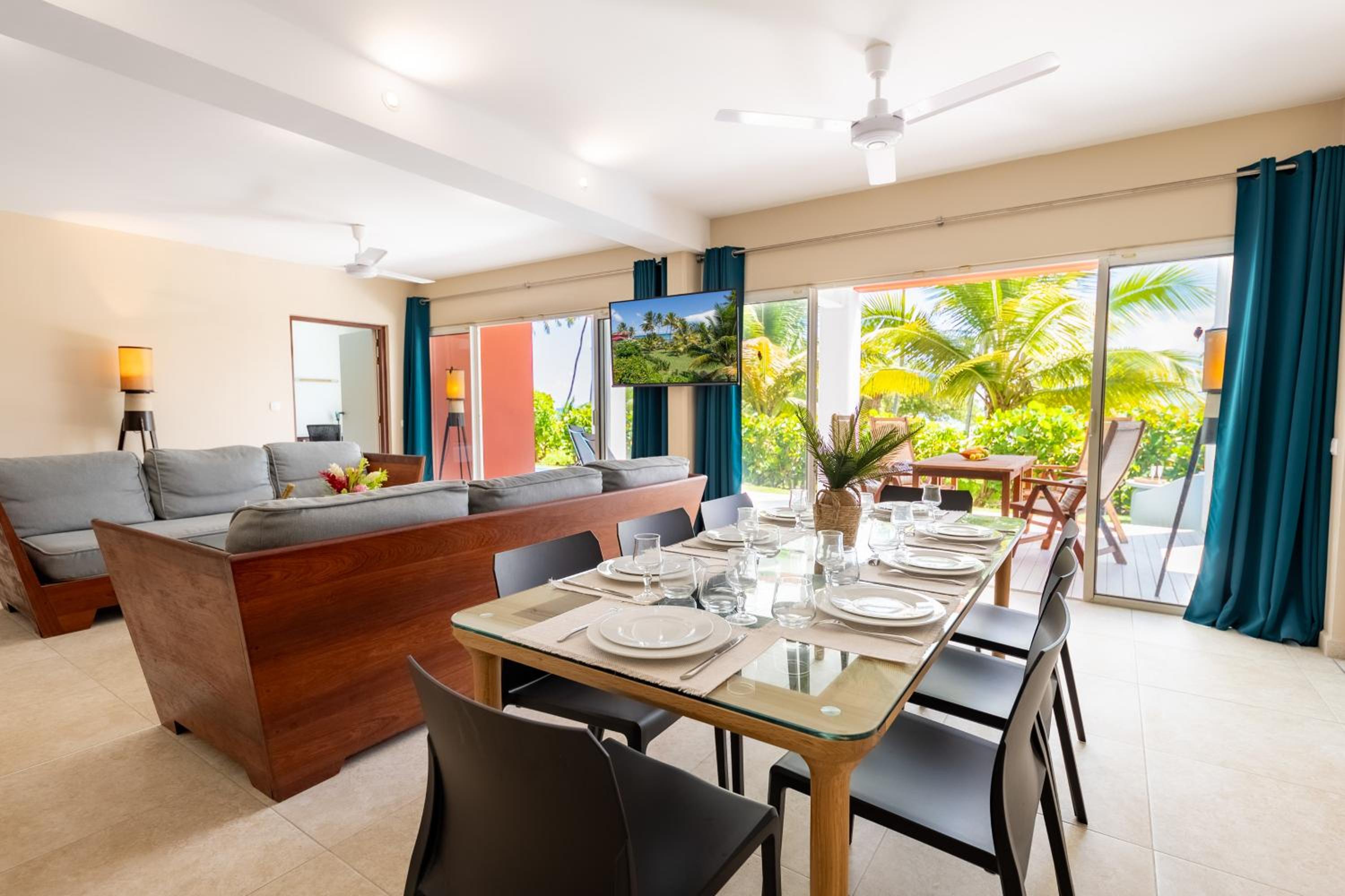 Three-Bedroom Villa photo 1