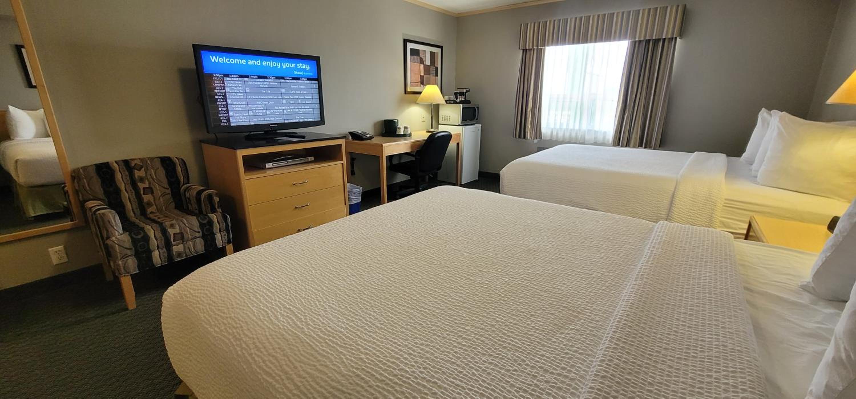 Suite with Two Queen Beds and Kitchenette - Non-Smoking - Photo 3
