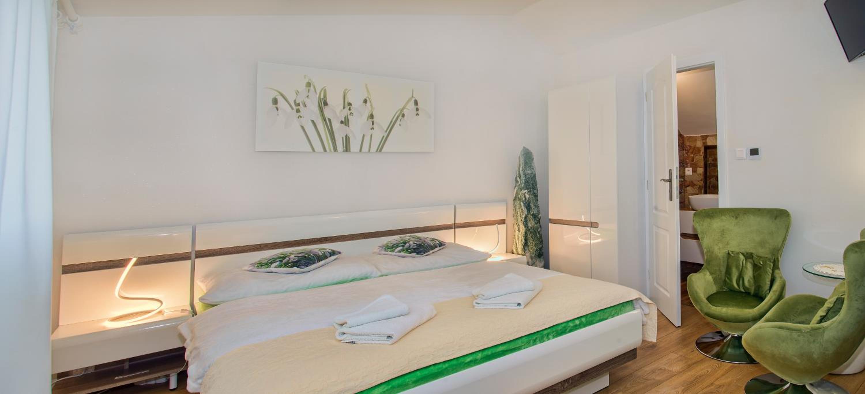 Deluxe Double Room with Balcony photo 1