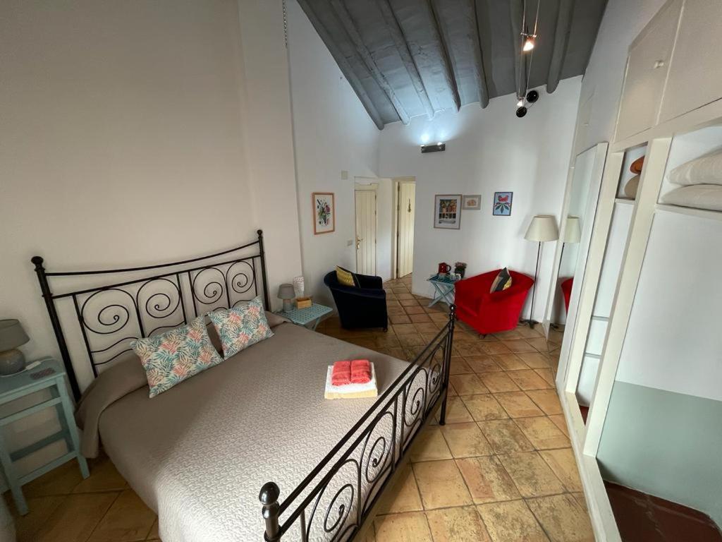 Deluxe Double Room with Balcony - Photo 1