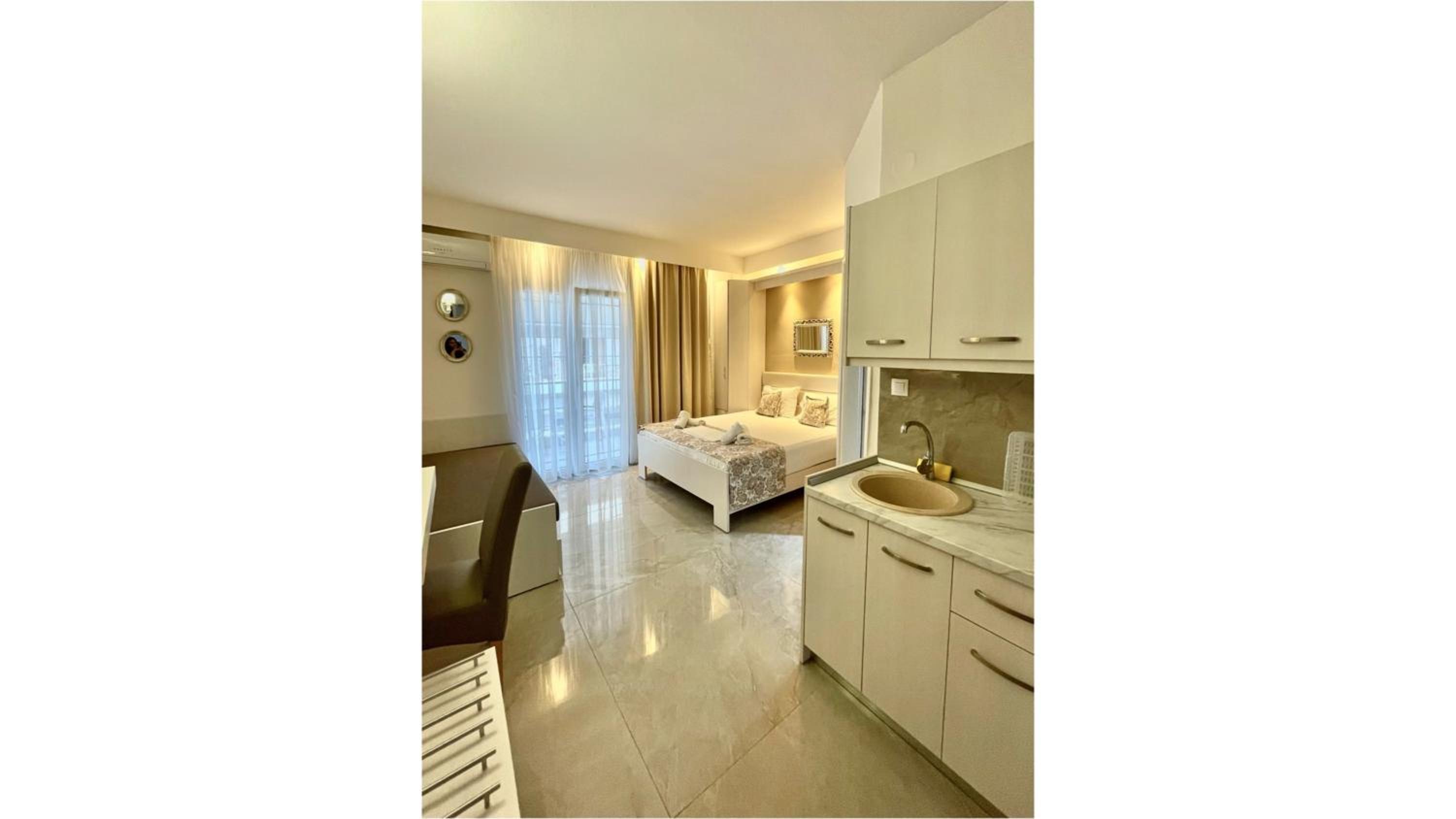 Lux Studio (3 Adults)