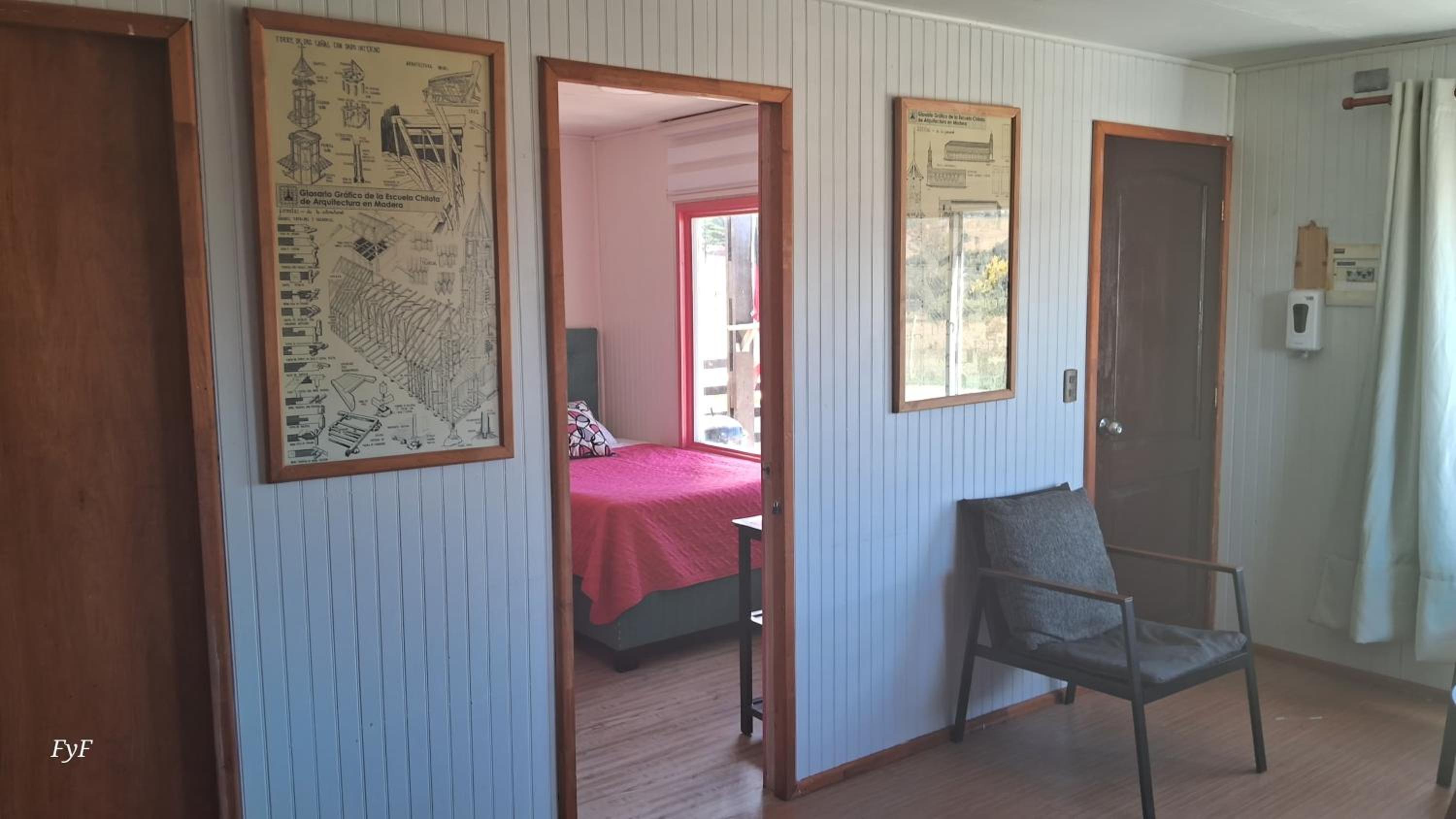 Three-Bedroom House photo 3