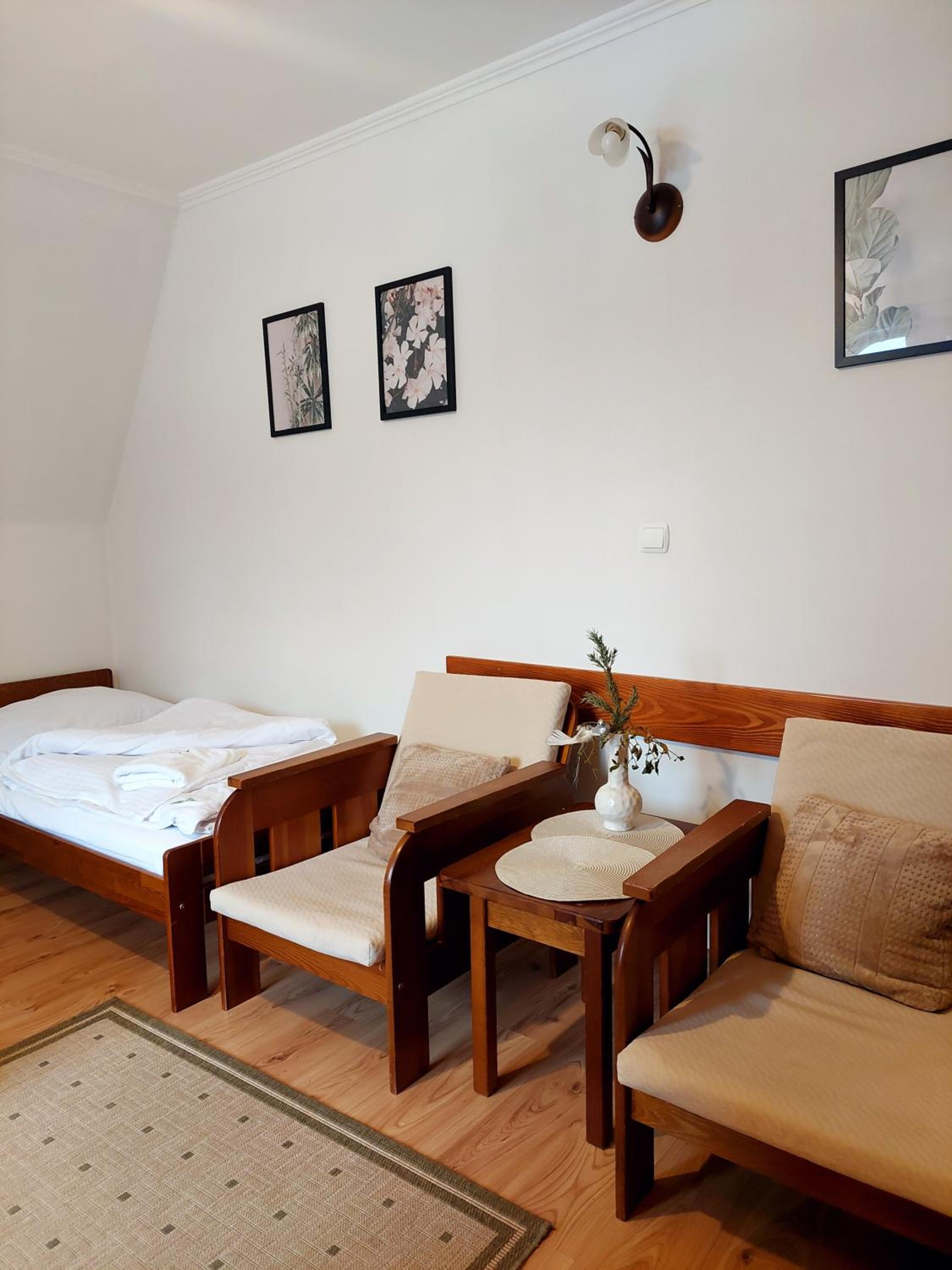 Triple Room with Private Bathroom photo 2