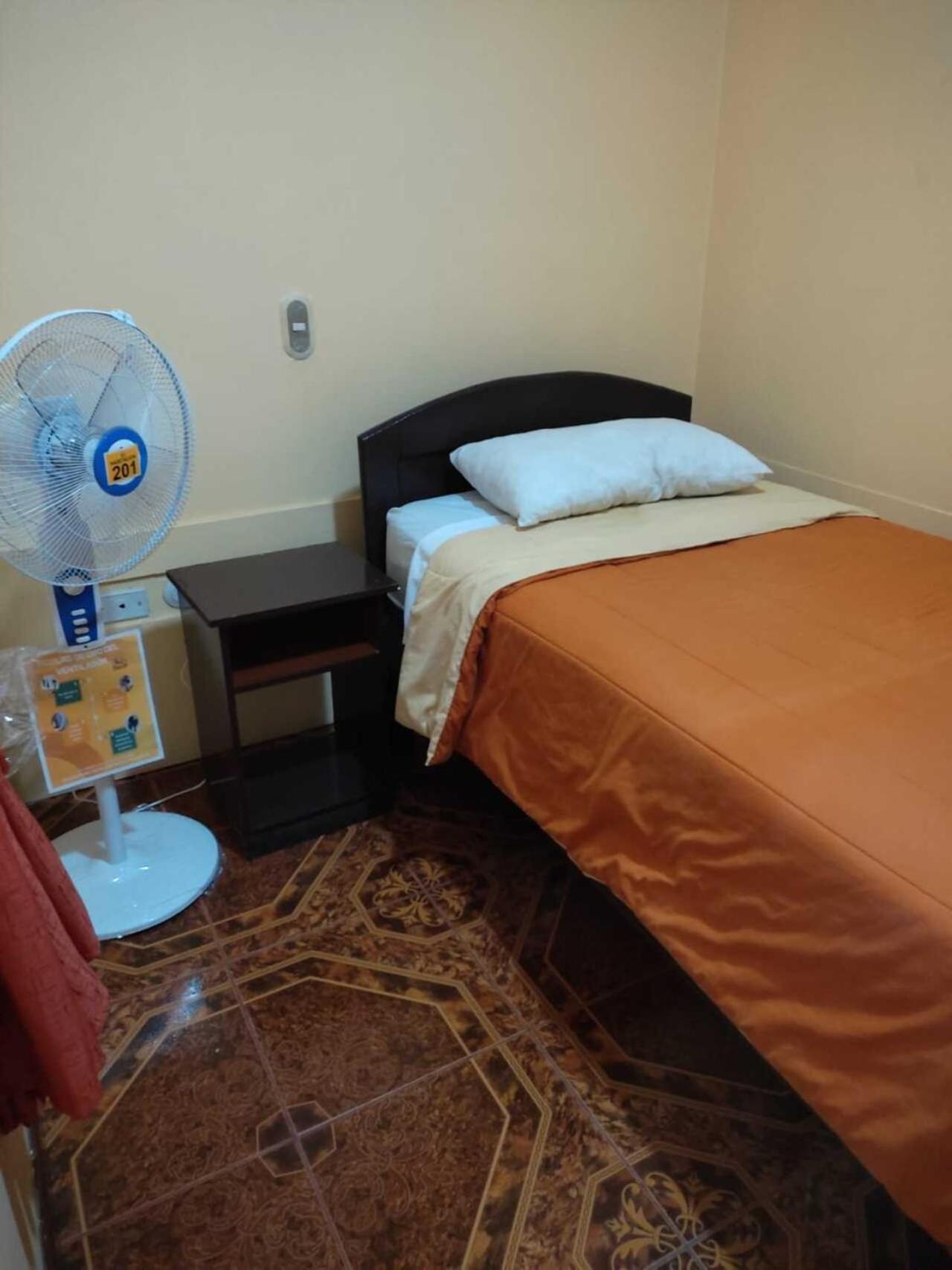 Single Room photo 3