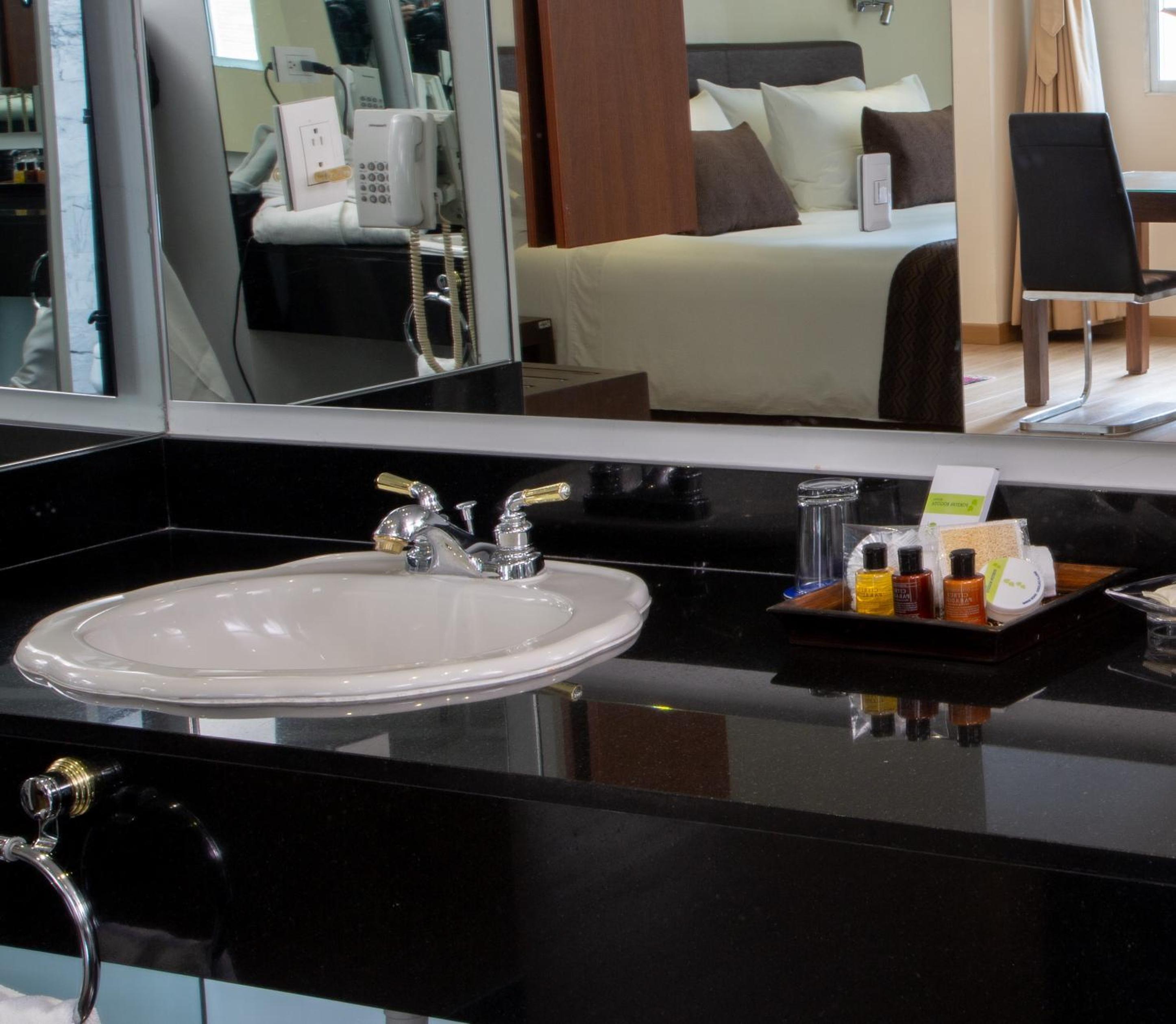 Standard Double Room - Photo 2