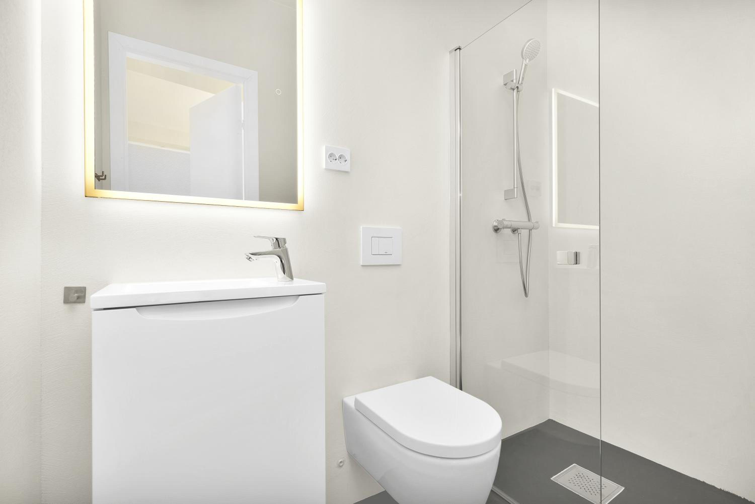 Single Room with Private Bathroom photo 3