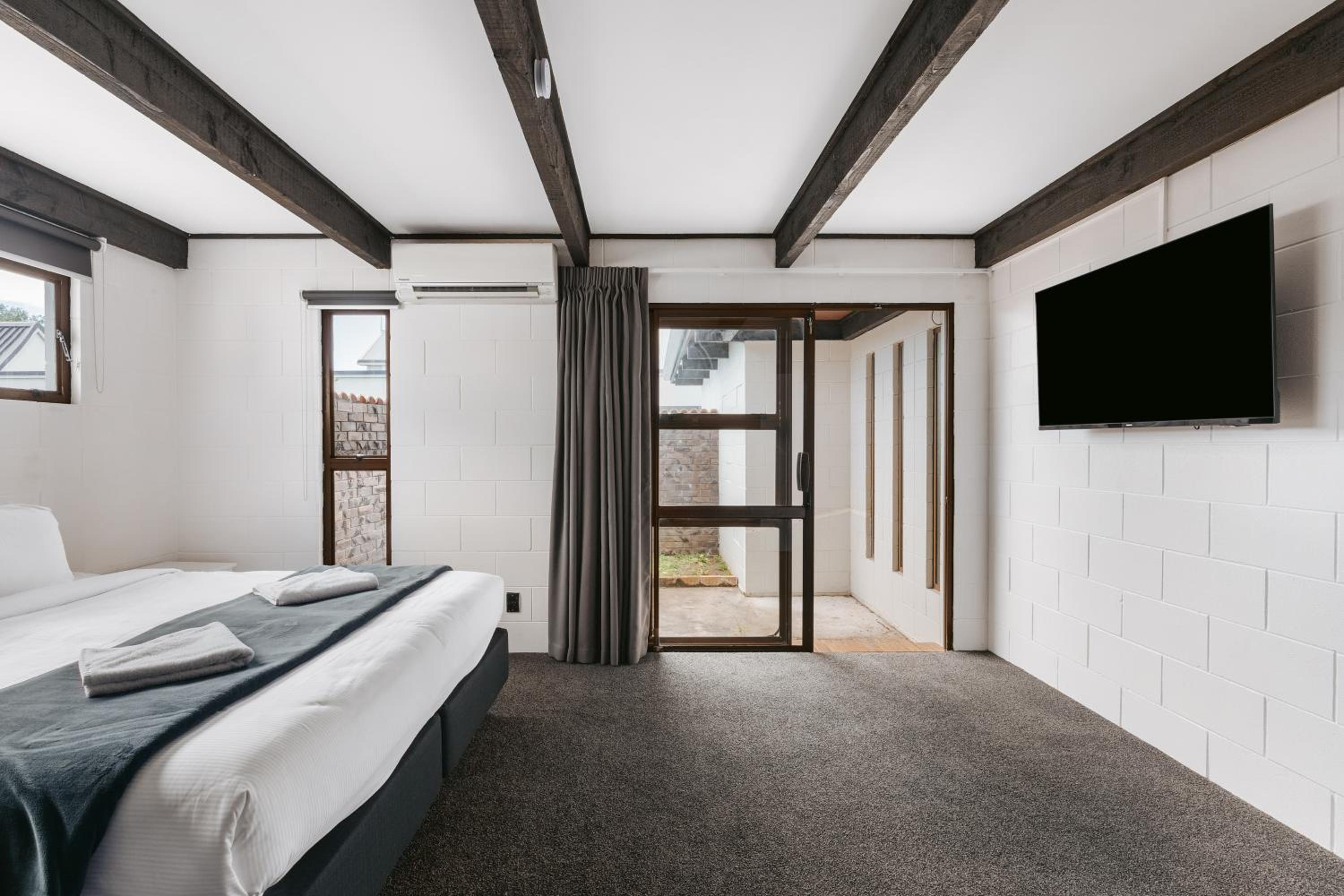 One-Bedroom Suite photo 2