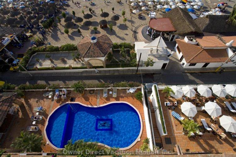 Apartment with Pool View photo 3