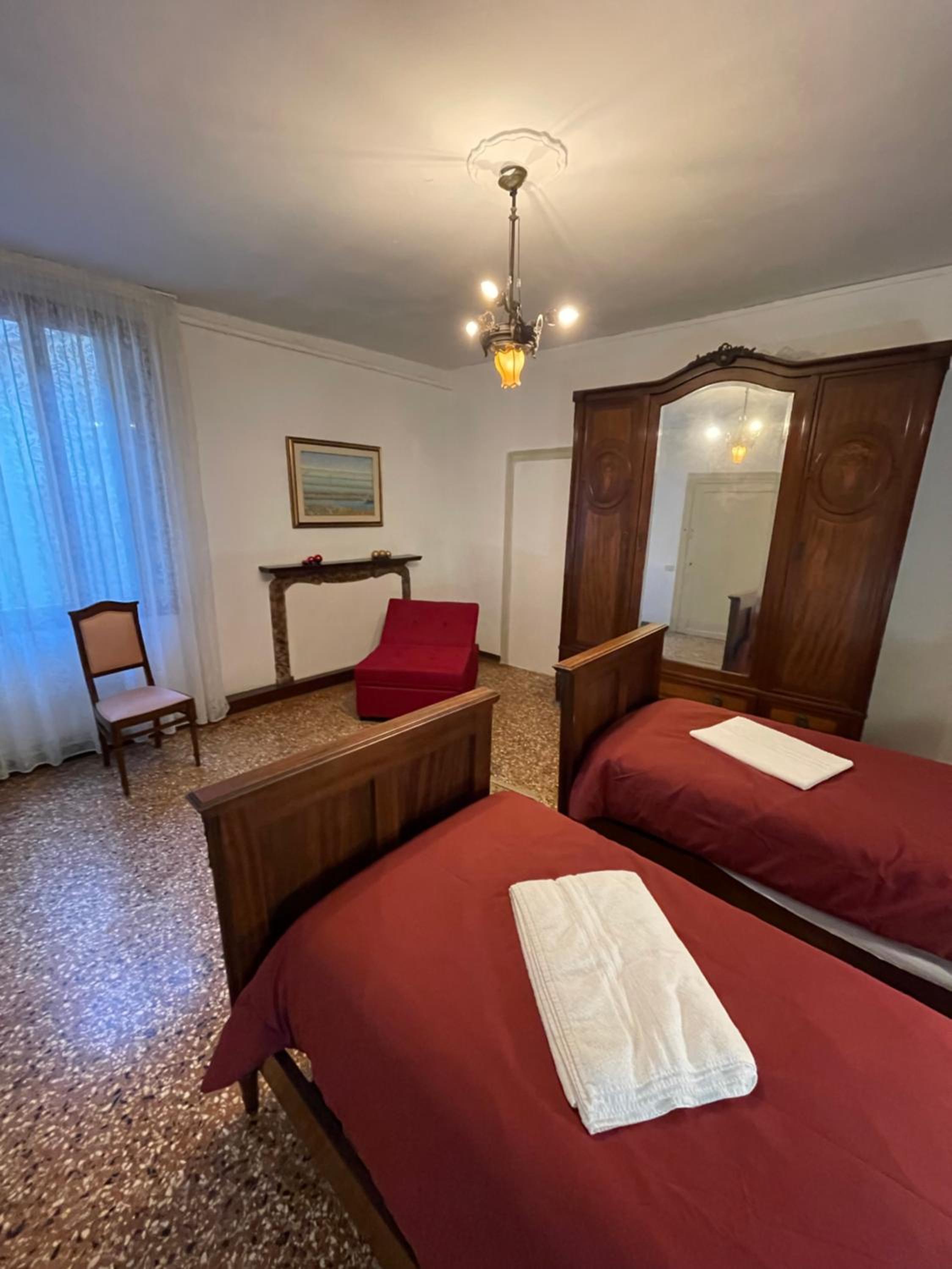 Deluxe Double or Twin Room with City View photo 1