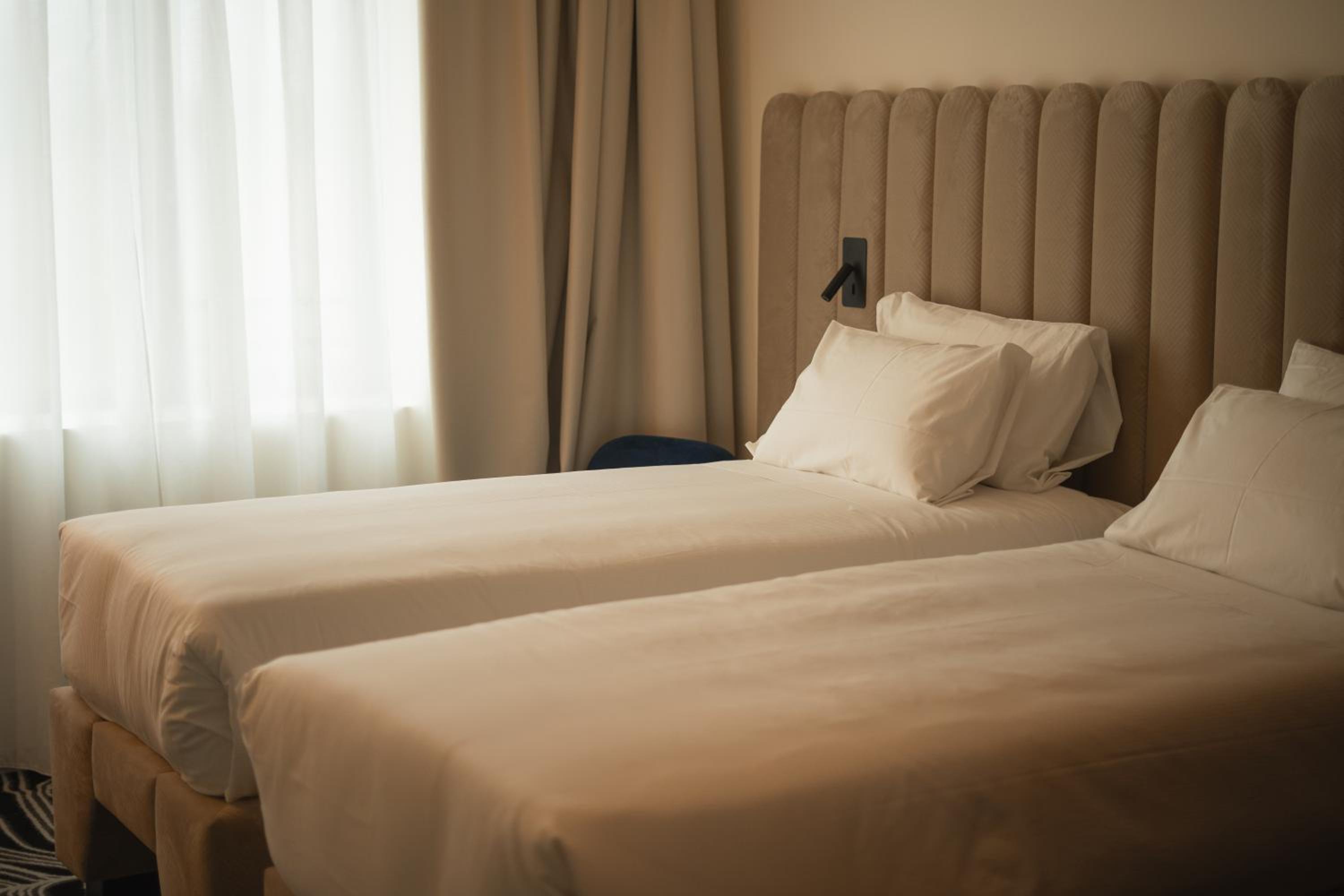 Tribe Essential Twin Room - Photo 3