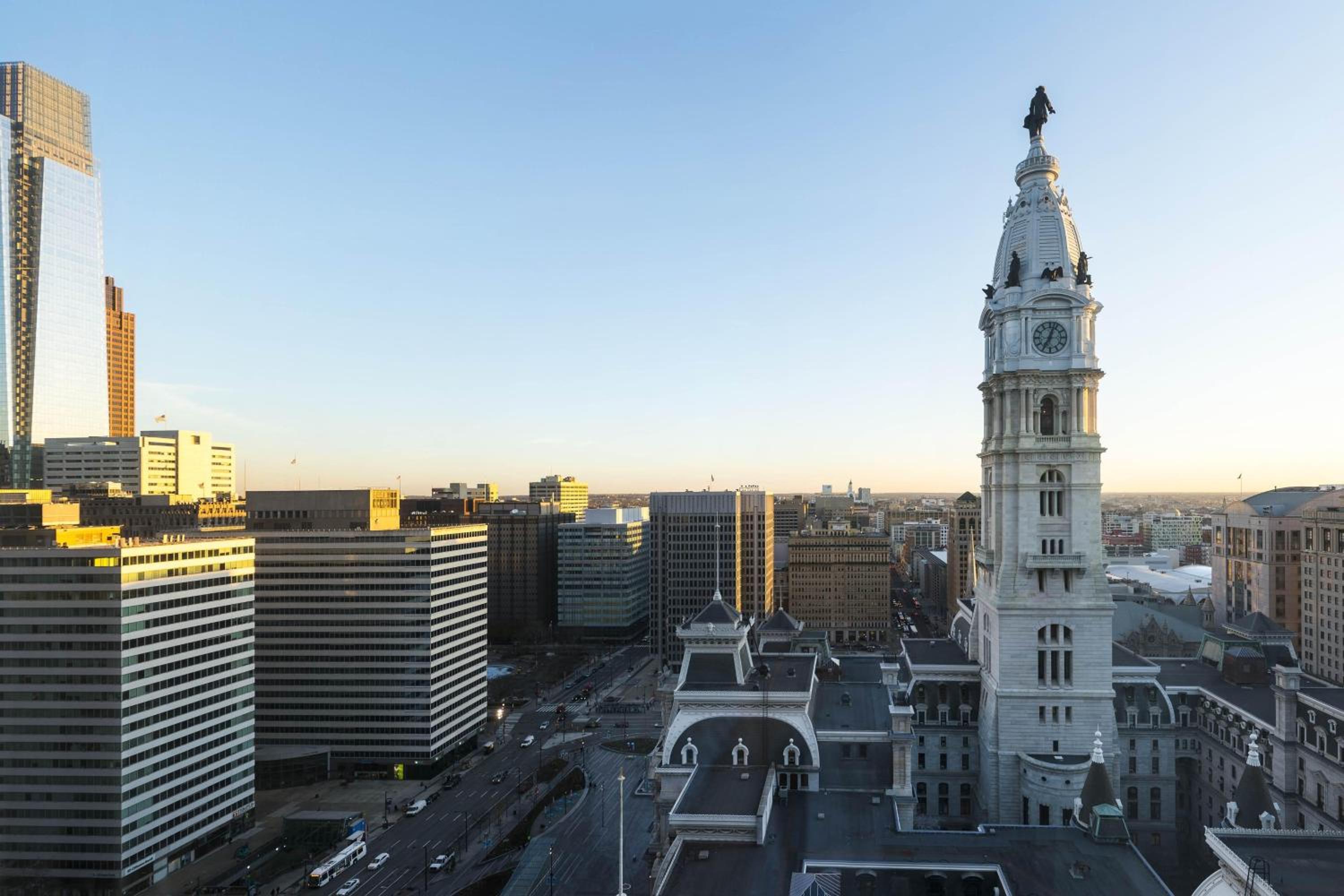 Guest Room, 1 King, City Hall View - Photo 2
