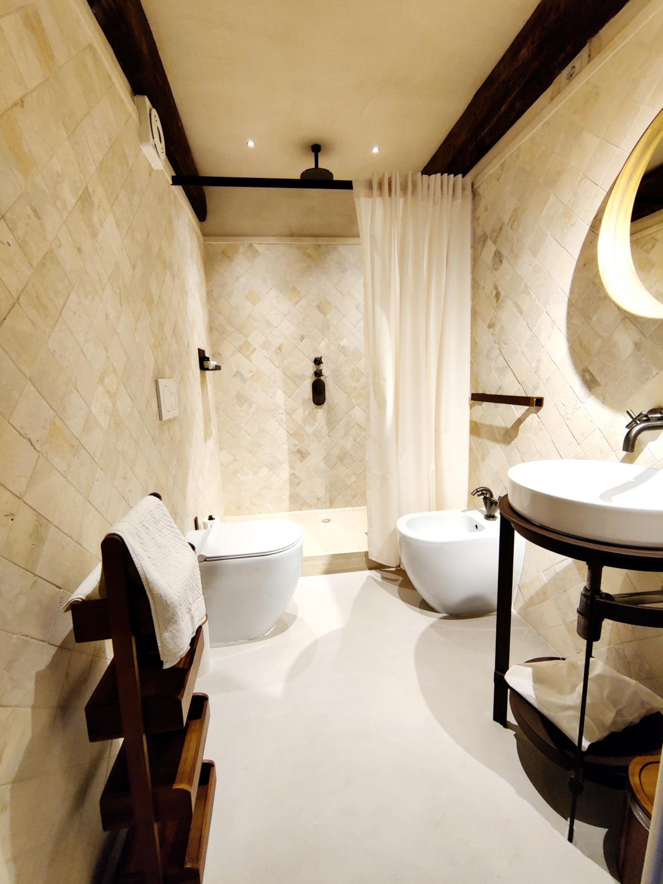 Superior Quadruple Room - Photo 6