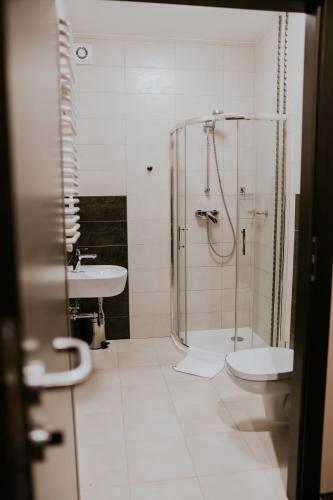 Deluxe Double Room (2 Adults + 1 Child) photo 2
