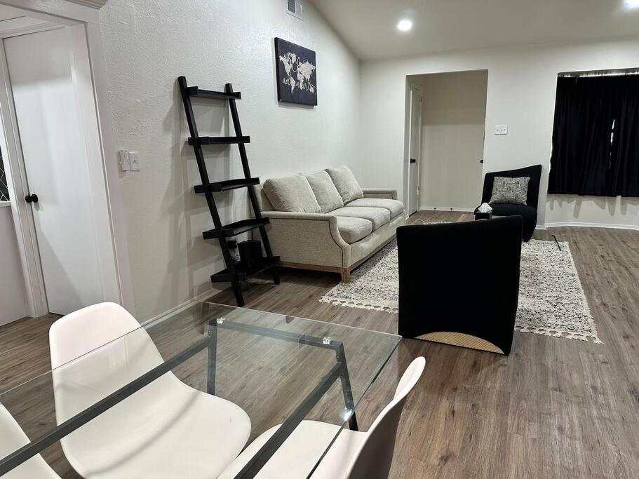 Two-Bedroom House photo 2