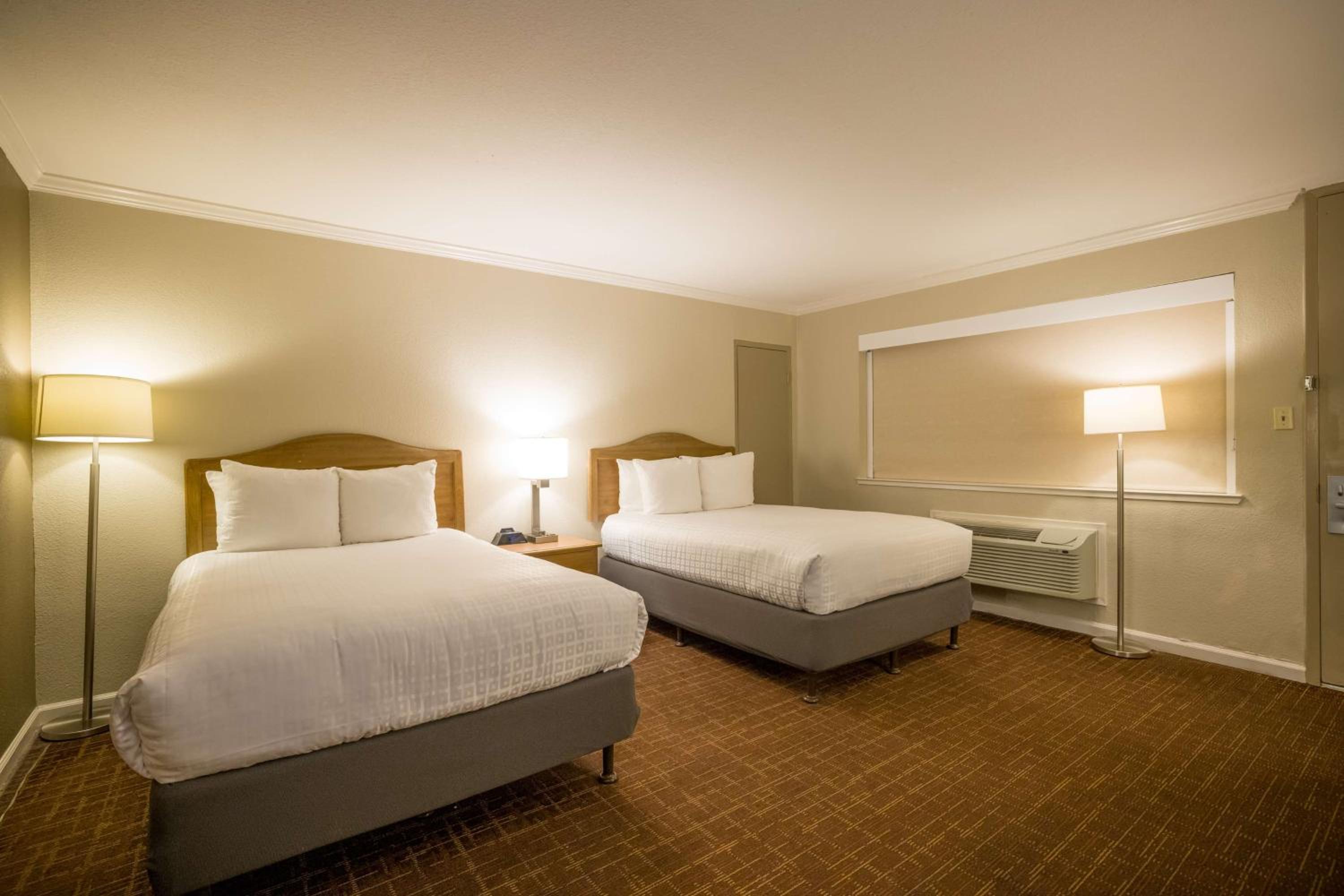 Double Room with Two Double Beds - Mobility Accessible/Non-Smoking - Photo 1