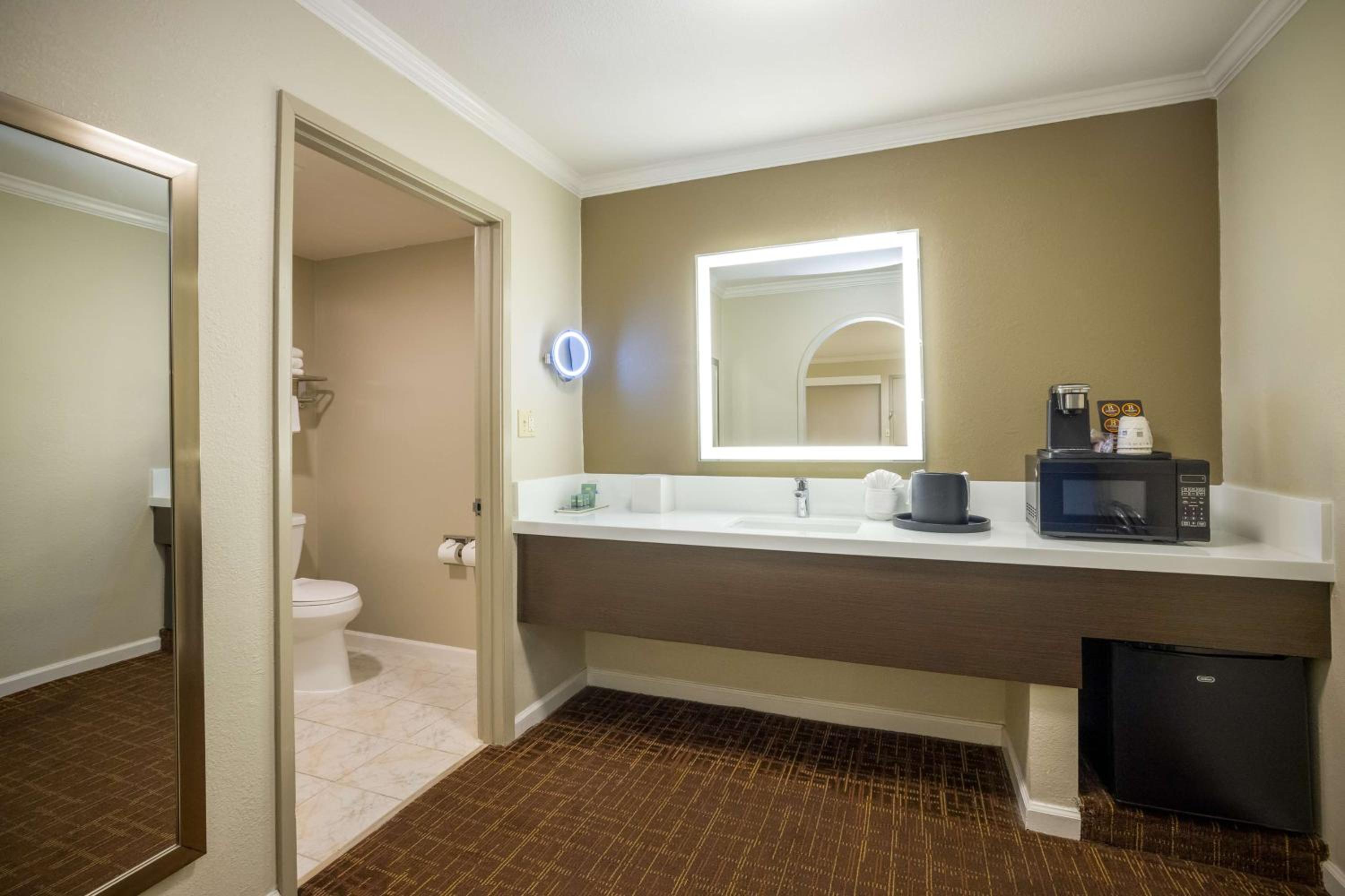 Double Room with Two Double Beds - Non-Smoking - Photo 2