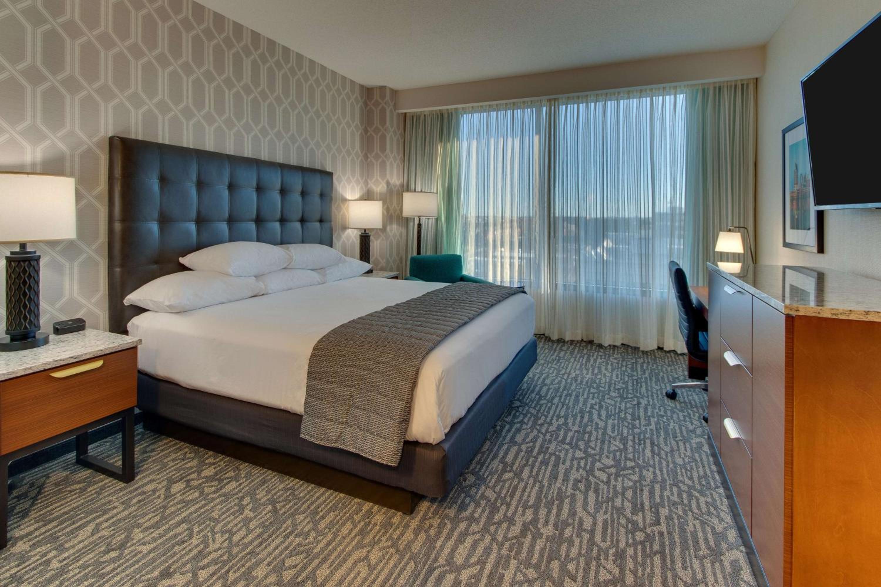 King Suite with Sofa Bed - Hearing Accessible - Photo 5
