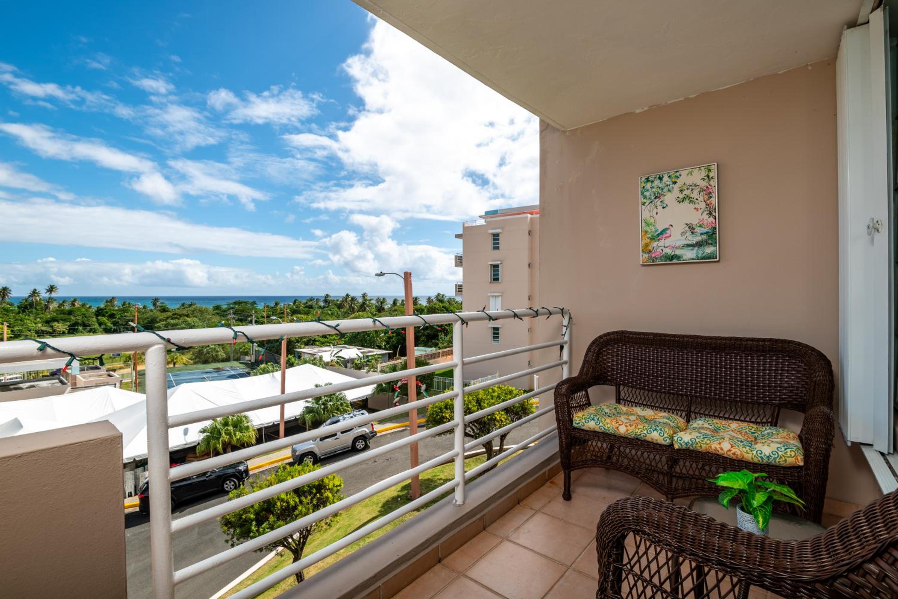 Apartment with Balcony photo 1