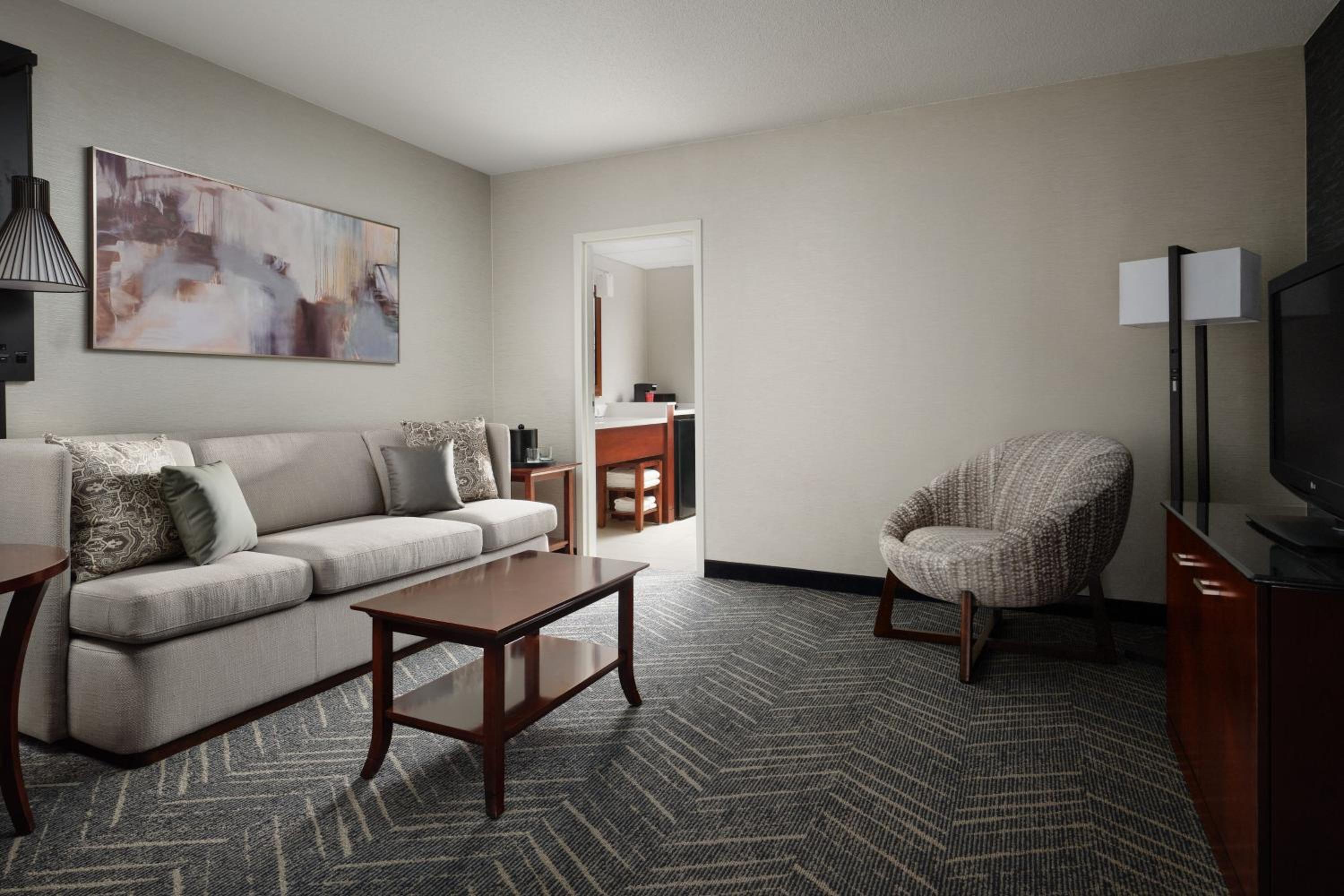 One-Bedroom Suite - Photo 1