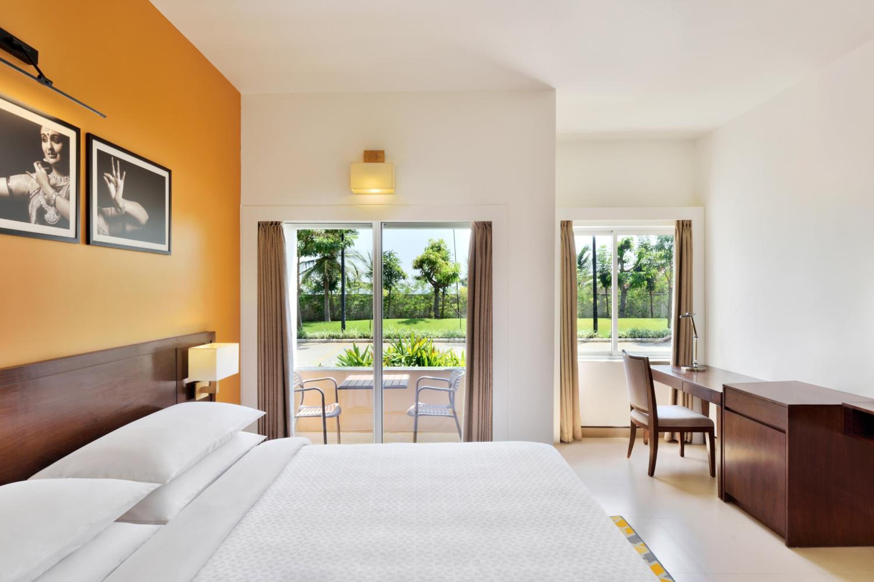 Guest Room, 1King, Balcony photo 2