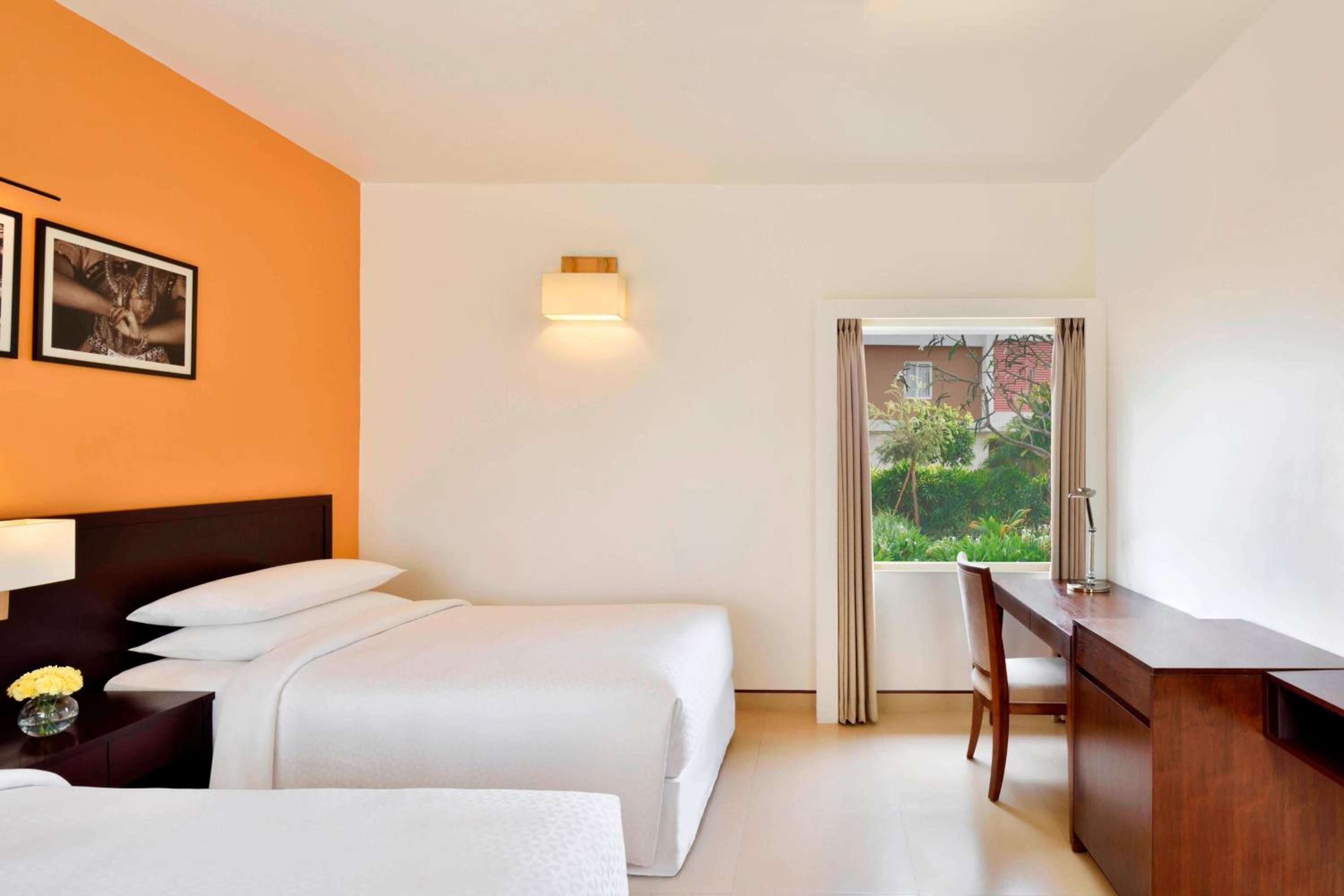 Guest Room, 2 Twin/Single Beds, Balcony photo 3