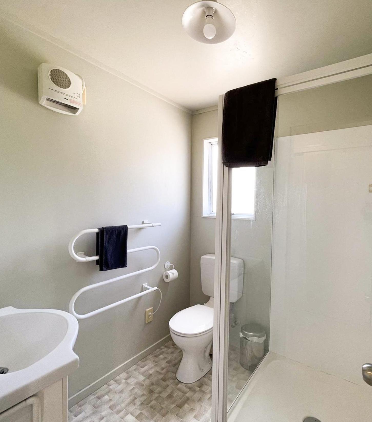One-Bedroom Chalet - Photo 2