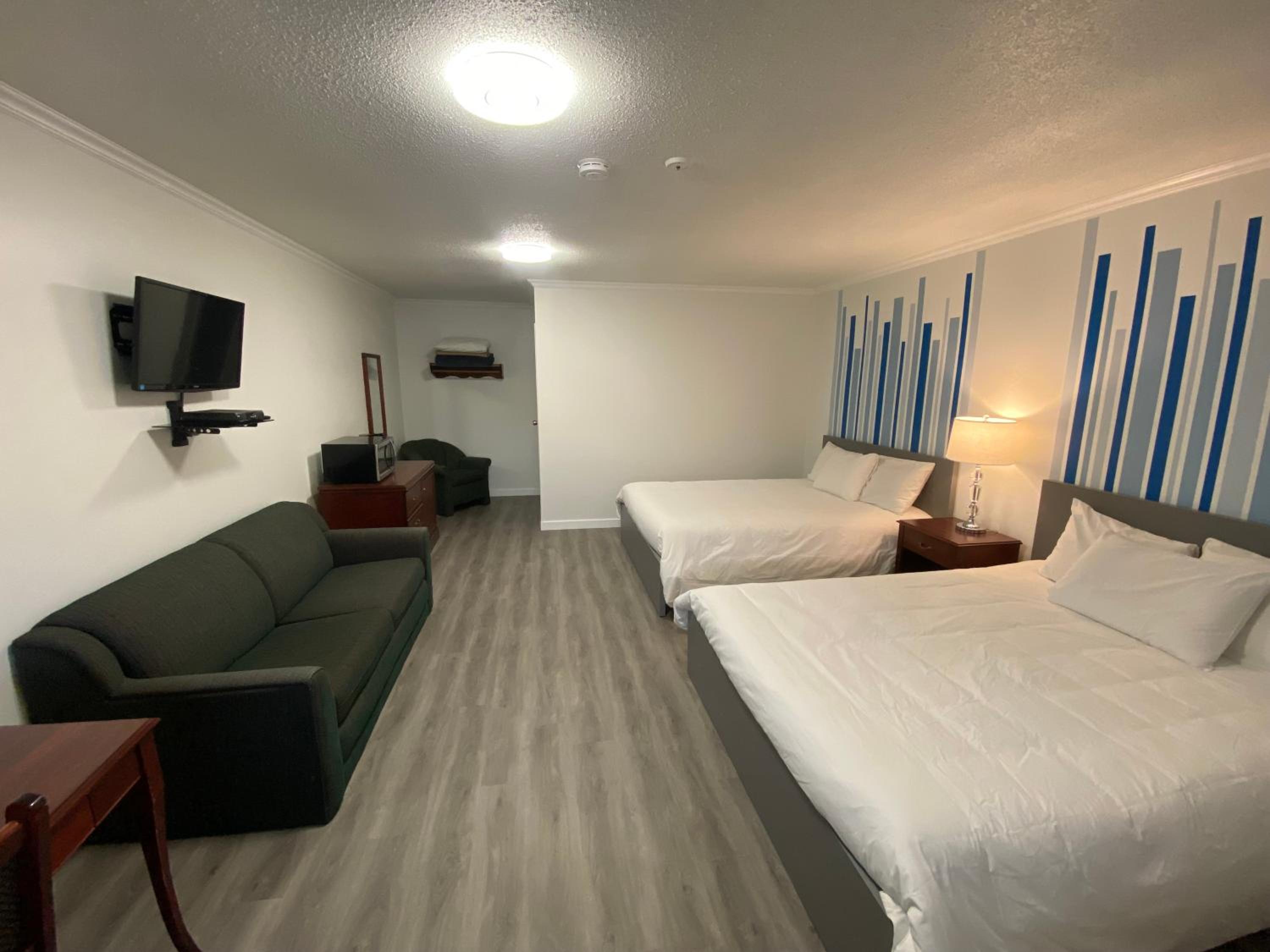 Deluxe Queen Room