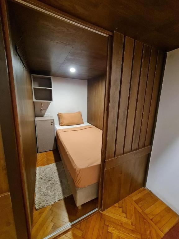 Bed in 6-Bed Mixed Dormitory Room