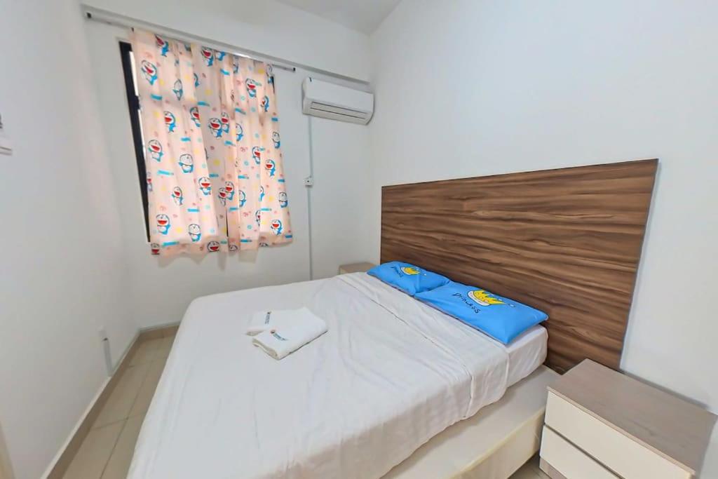 Four-Bedroom House photo 2