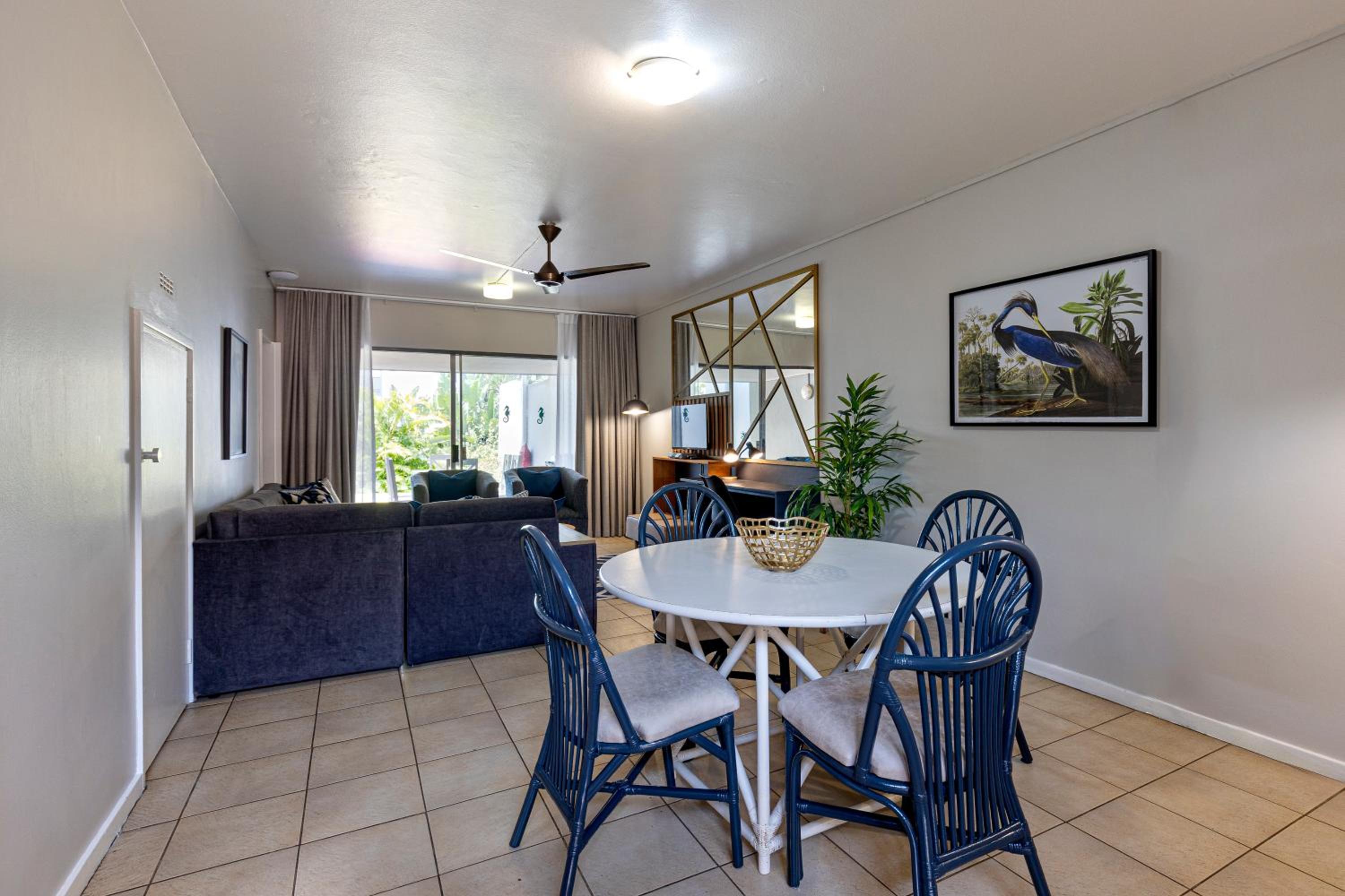 Classic 2 Bedroom, 4 Sleeper, Duplex - Photo 6