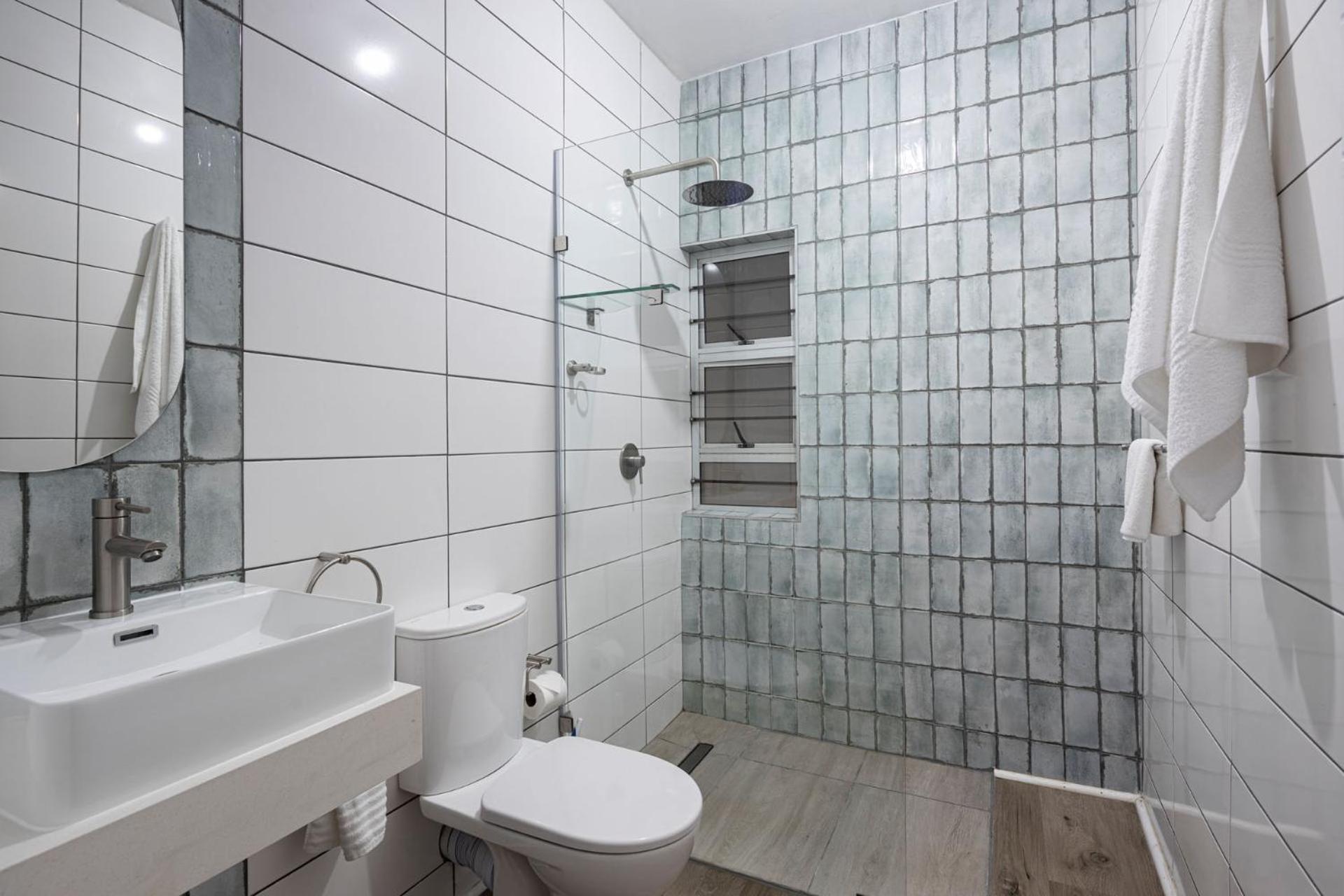 Deluxe 2 Bedroom, 4 Sleeper, Duplex - Photo 6