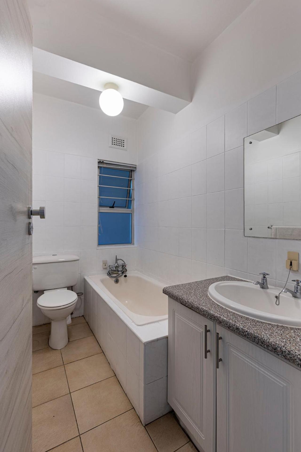 Classic 3 Bedroom, 6 Sleeper, Duplex - Photo 9