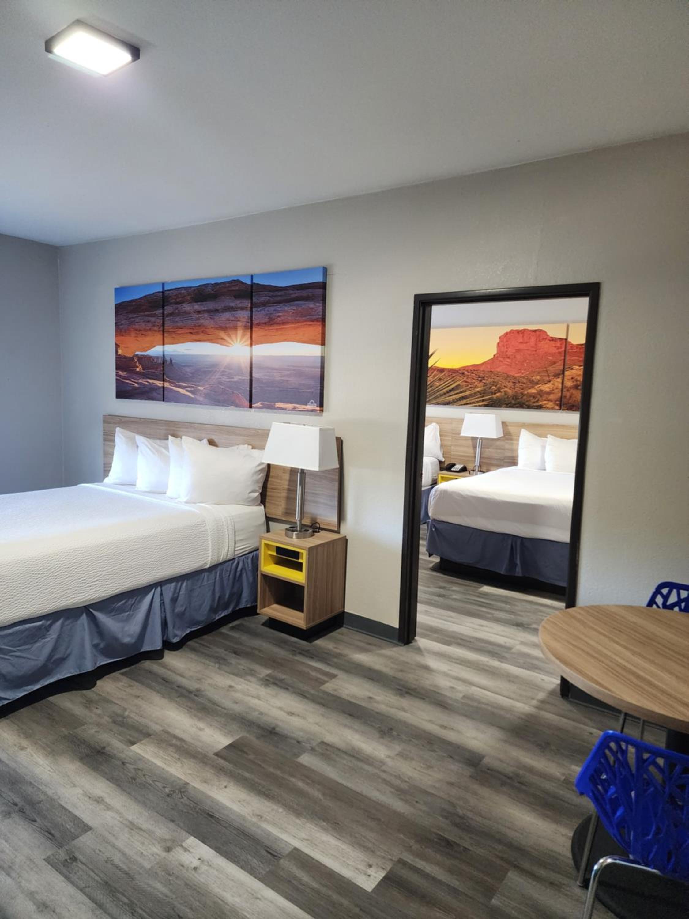 Suite One Bedroom with Three Queen Beds - Non-Smoking - Photo 9