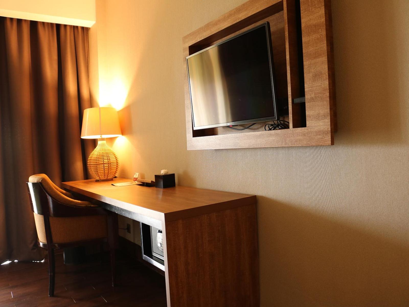Deluxe King Room - Photo 5