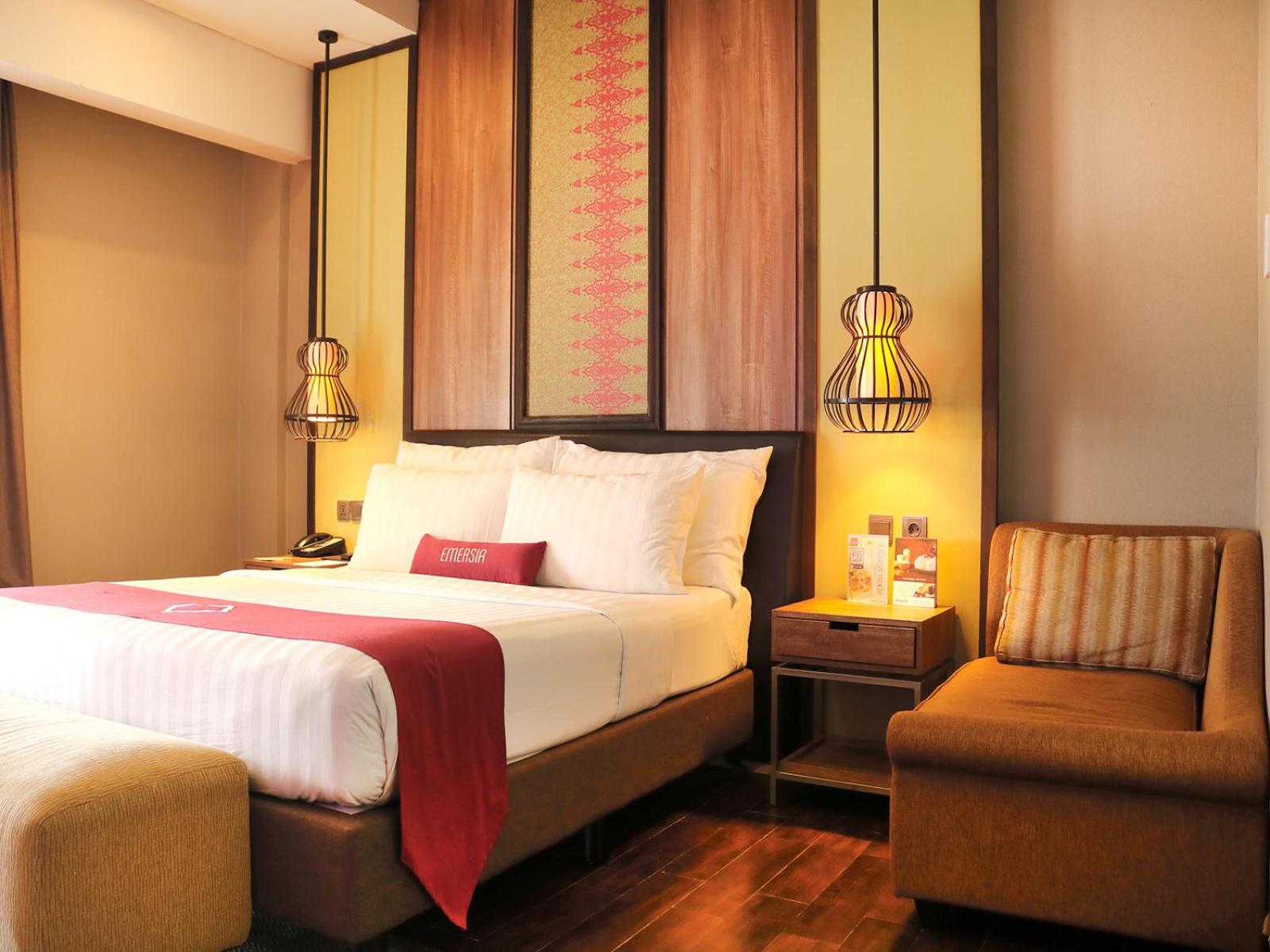 Executive Suite - Photo 1