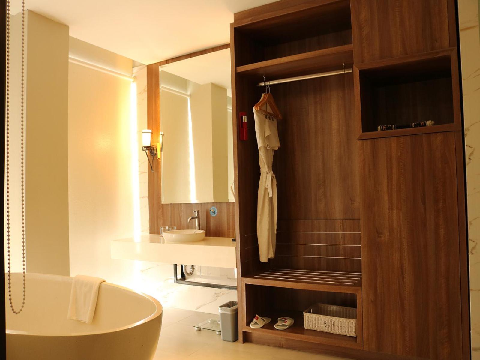 Emersia Suite - Photo 2