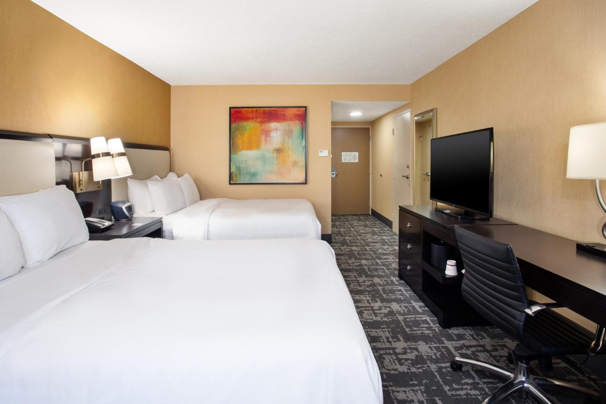 Standard Double Room with Two Double Beds - Photo 4