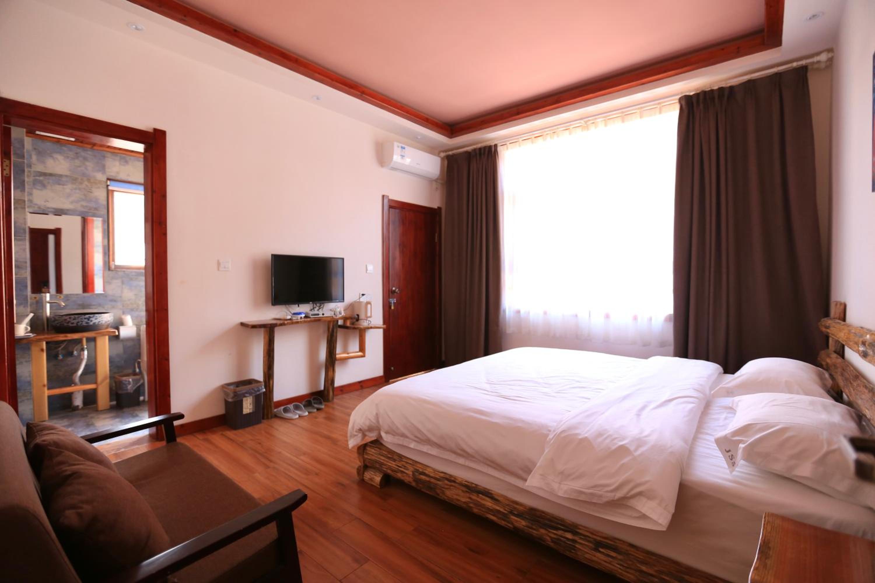 Deluxe Family Suite photo 3