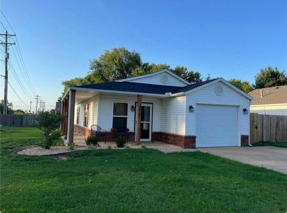 Three-Bedroom House photo 2