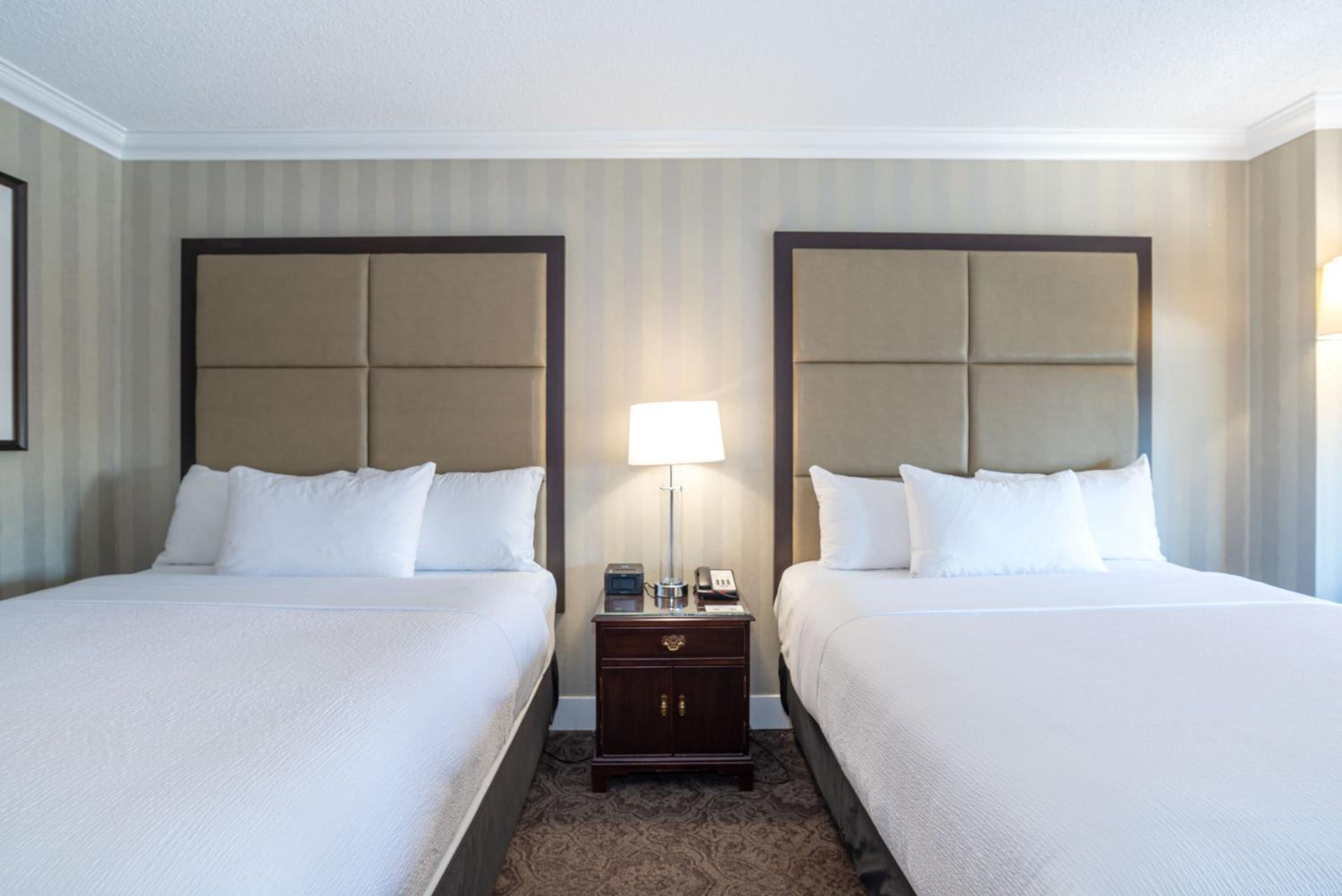 Deluxe Room, 2 Double Beds, Middle Floors - Photo 3