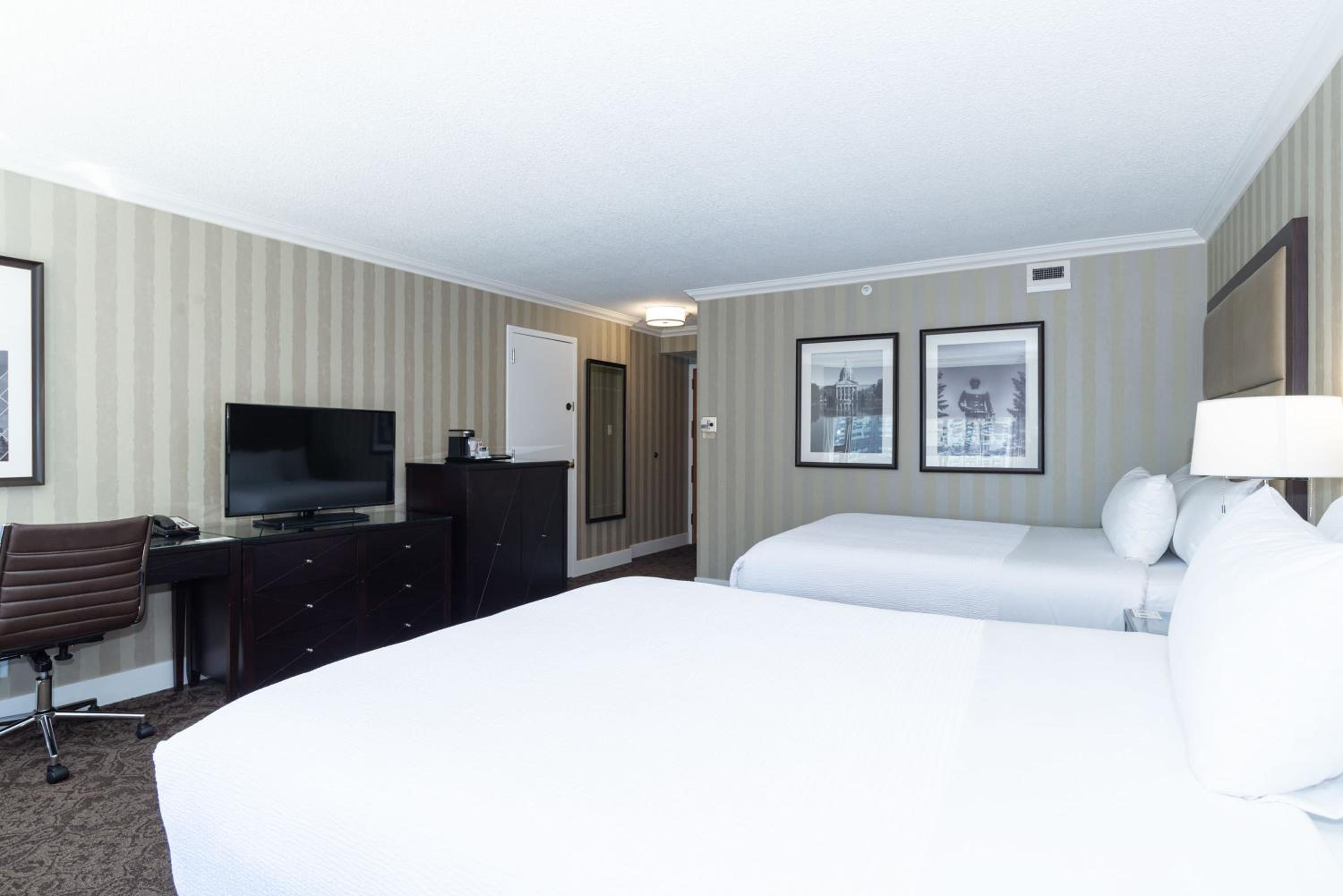 Premium Room, 2 Queen Beds, Top Floors - Photo 2