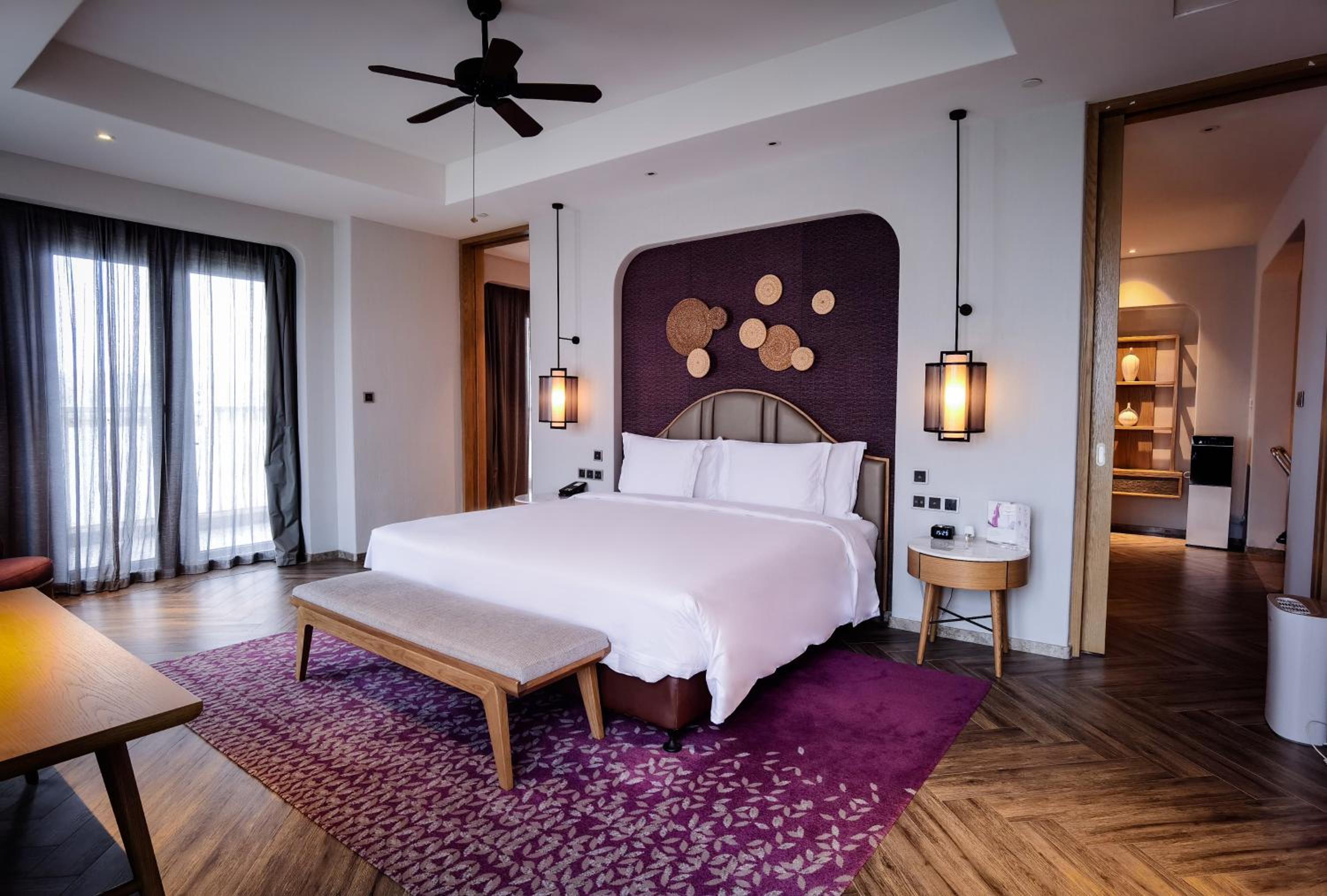King Suite - Lounge Access
