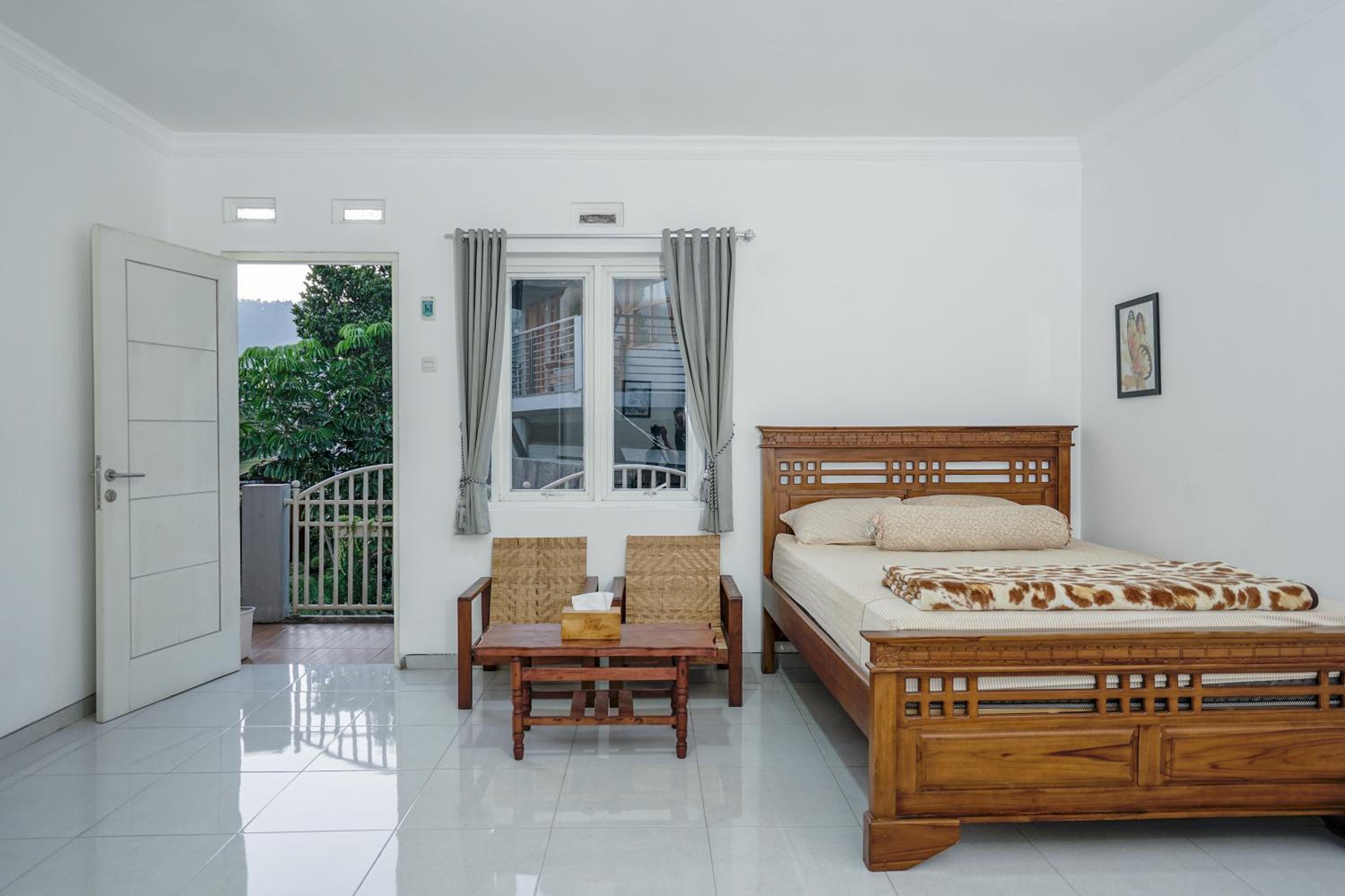 Deluxe Room - Photo 6