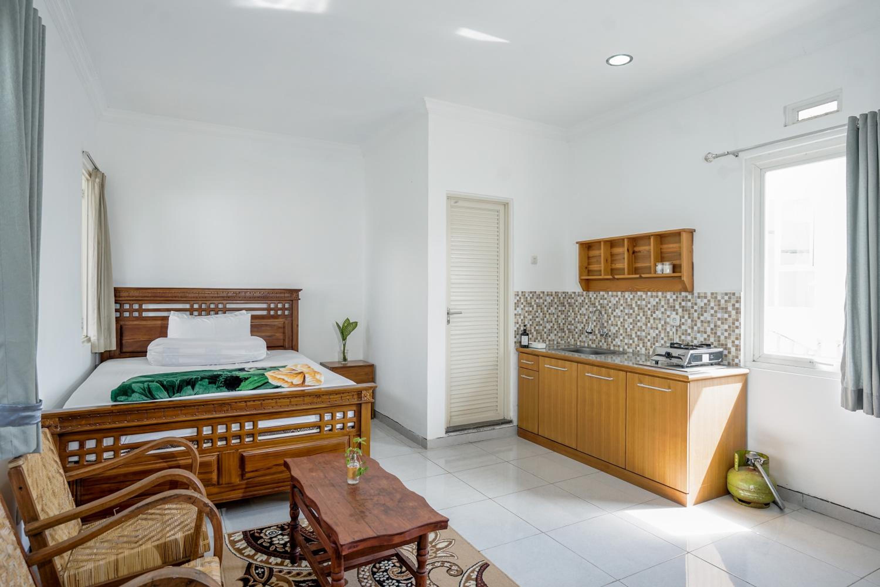 Deluxe Room - Photo 1